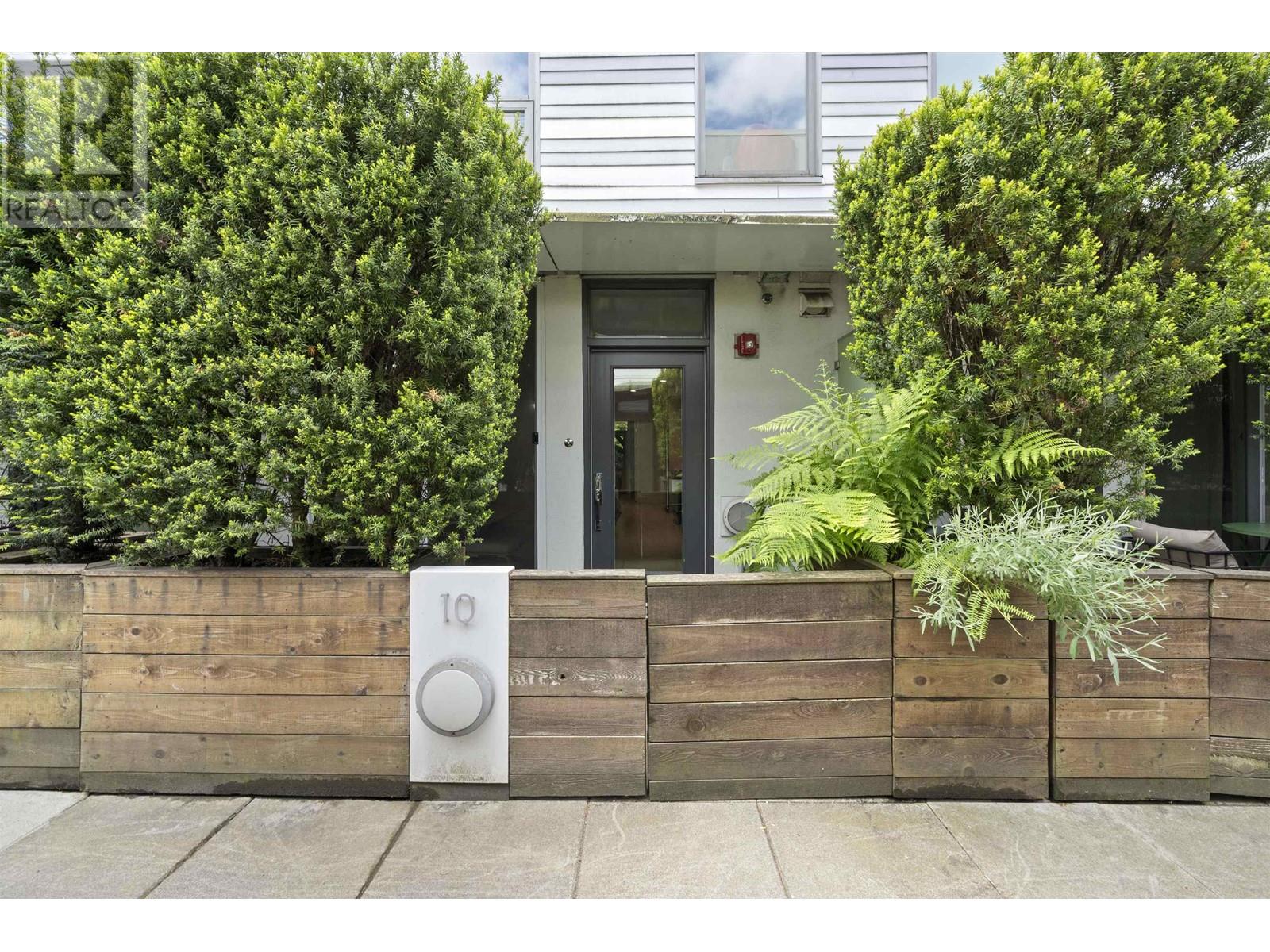 10 1419 E 1st Avenue, Vancouver, British Columbia  V5N 1A4 - Photo 2 - R3007346