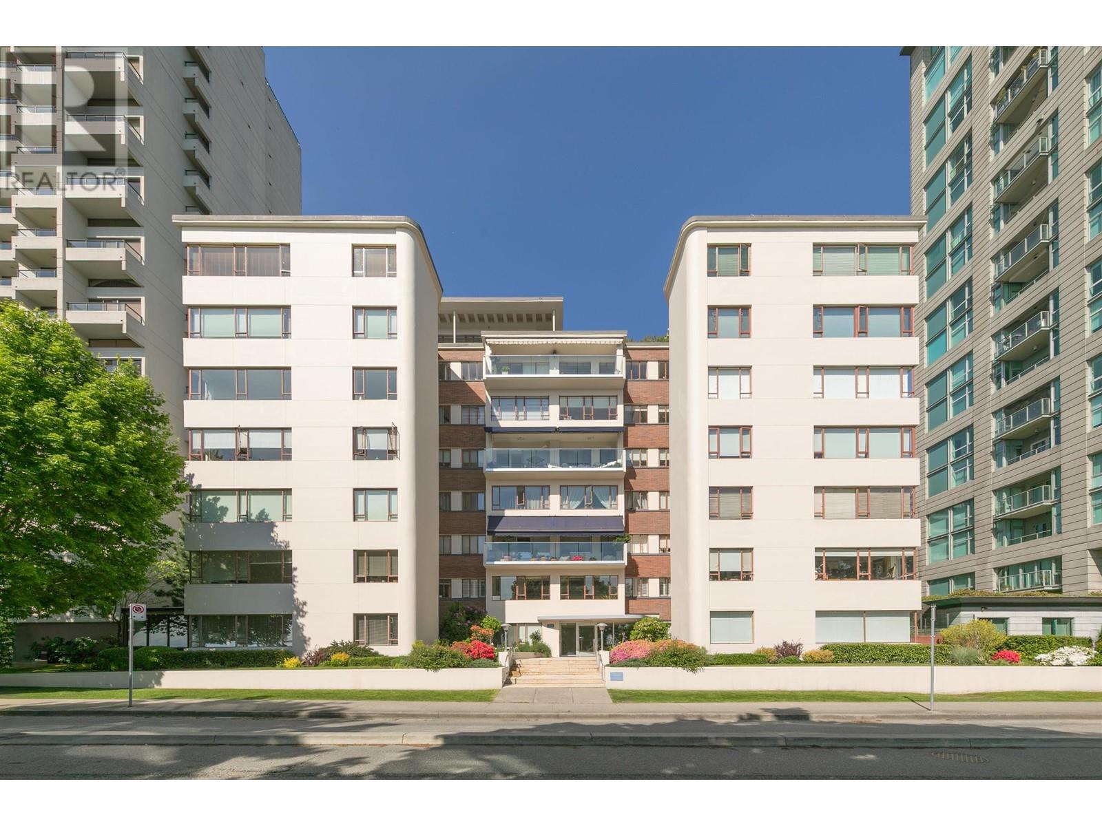 301 1949 Beach Avenue, Vancouver, British Columbia  V6G 1Z2 - Photo 3 - R3007356