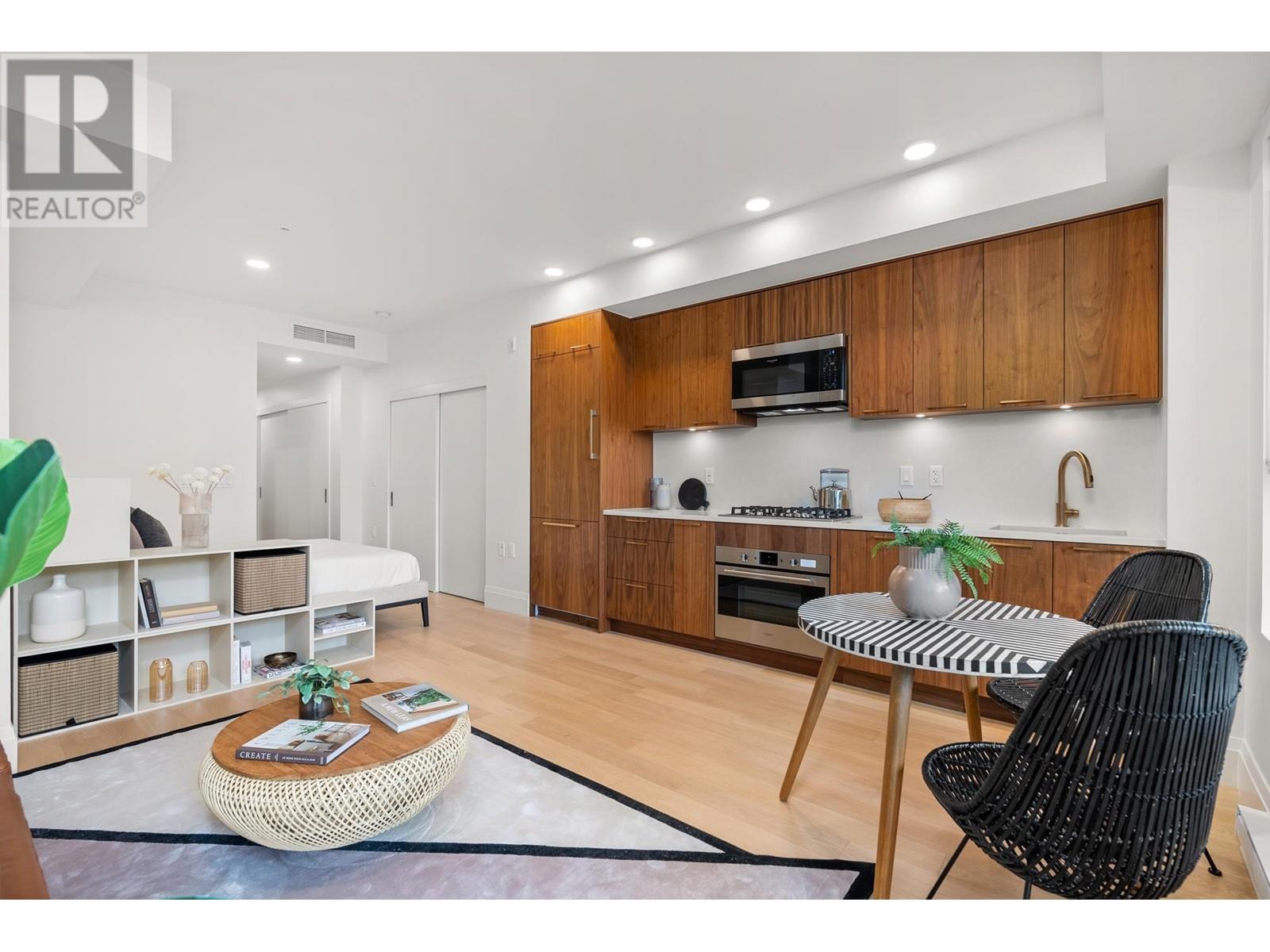 106 2550 GARDEN DRIVE, Vancouver, British Columbia