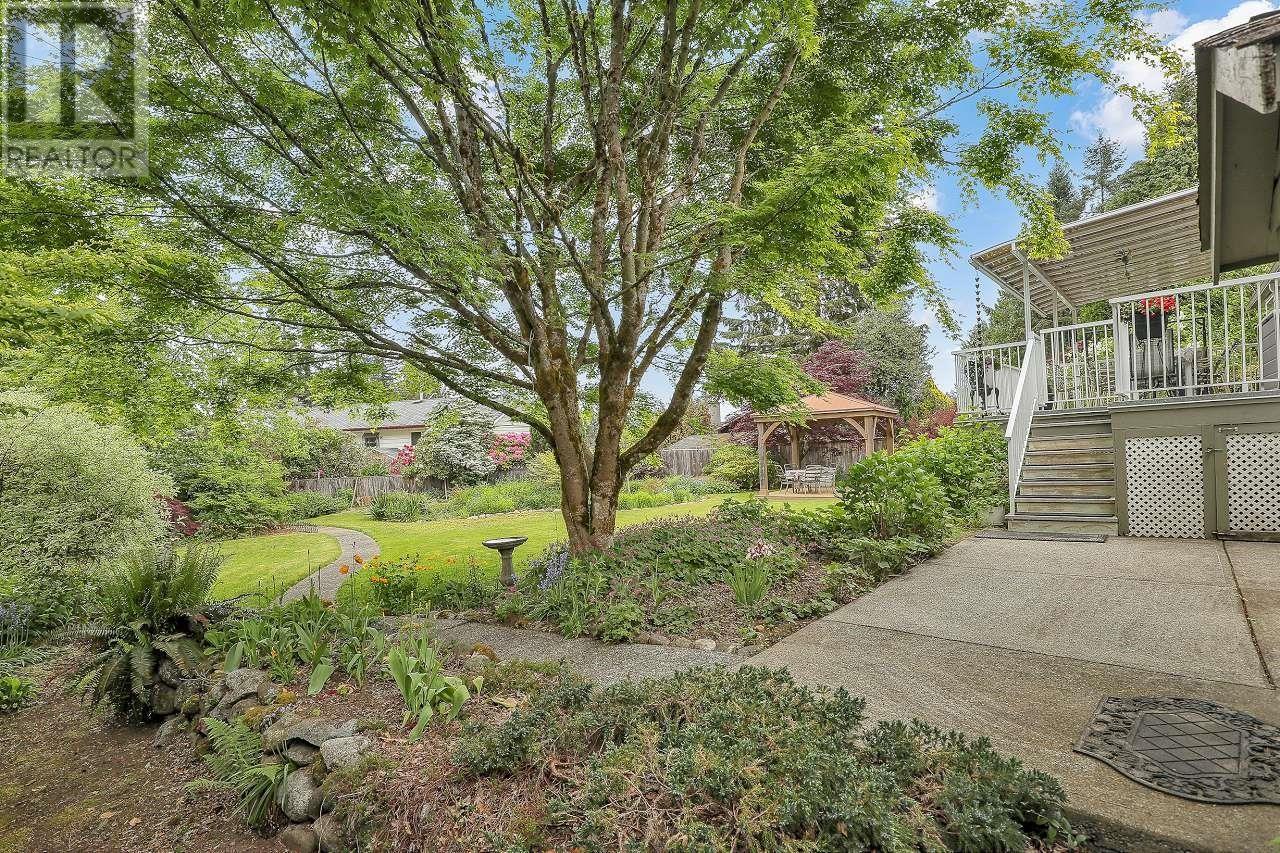 Property at 2313 VISTA COURT image 5