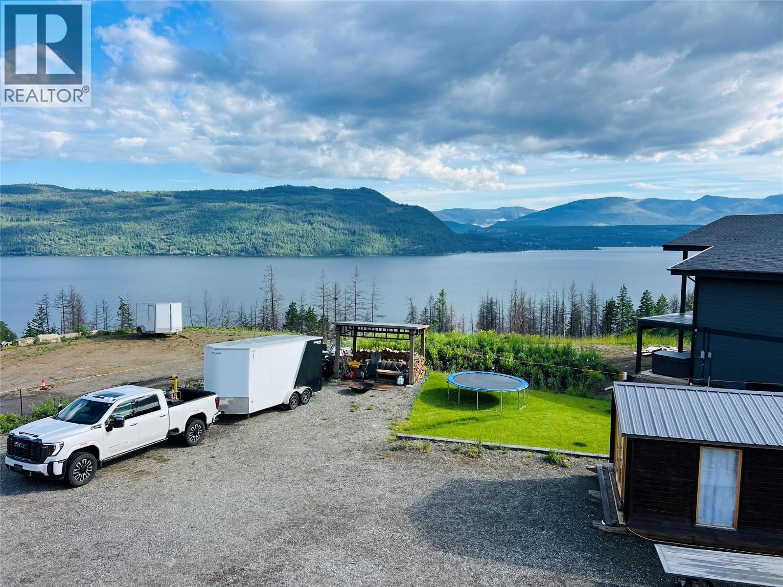 5230 Tallington Drive, celista, British Columbia V0E1M6