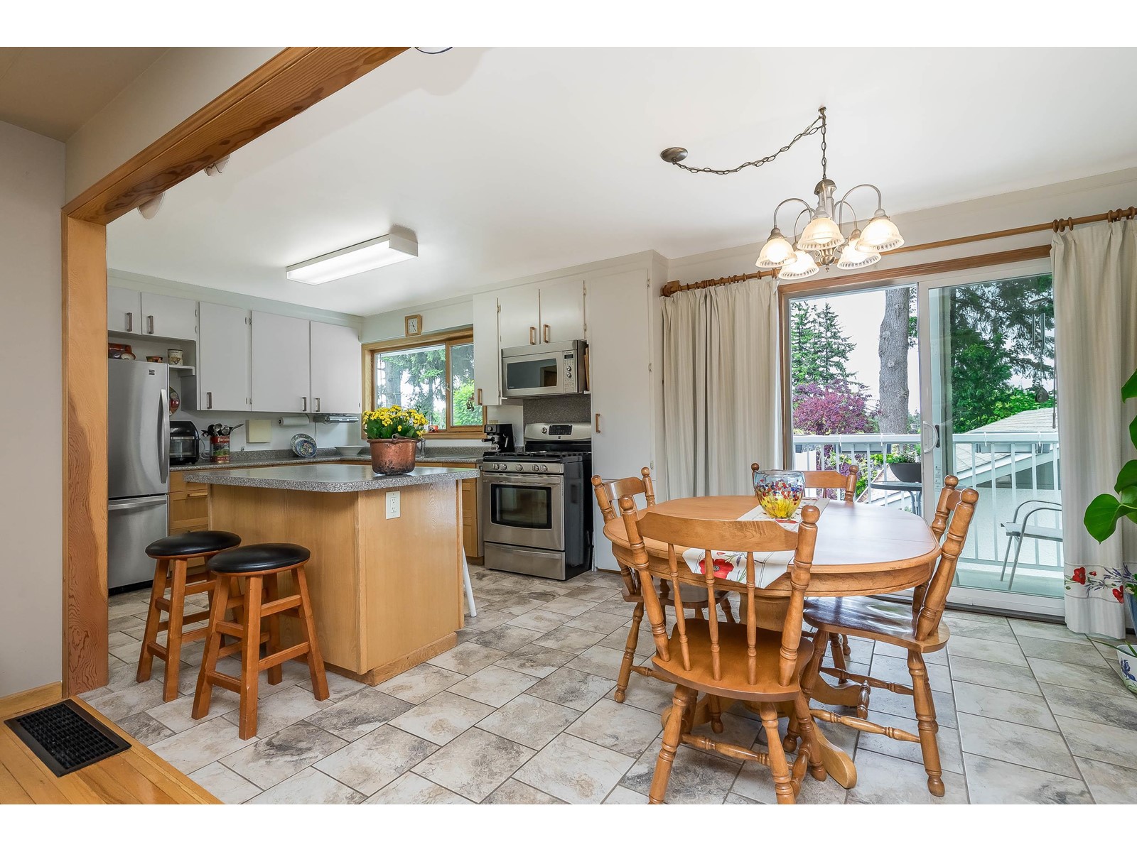 15135 Raven Place, Surrey, British Columbia  V3R 4T3 - Photo 13 - R3007413