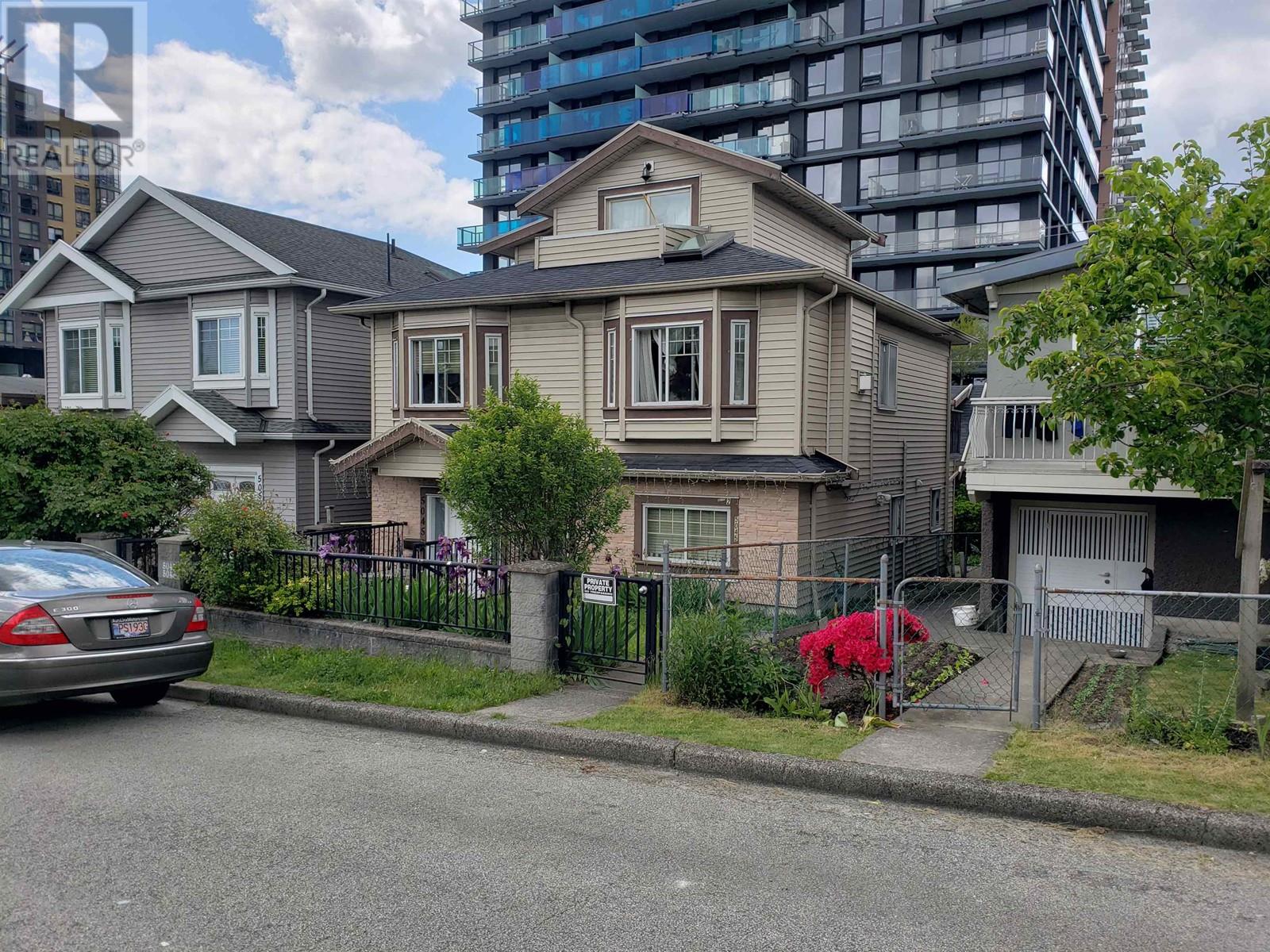 5045 Payne Street, Vancouver, British Columbia  V5R 4J5 - Photo 2 - R3007110