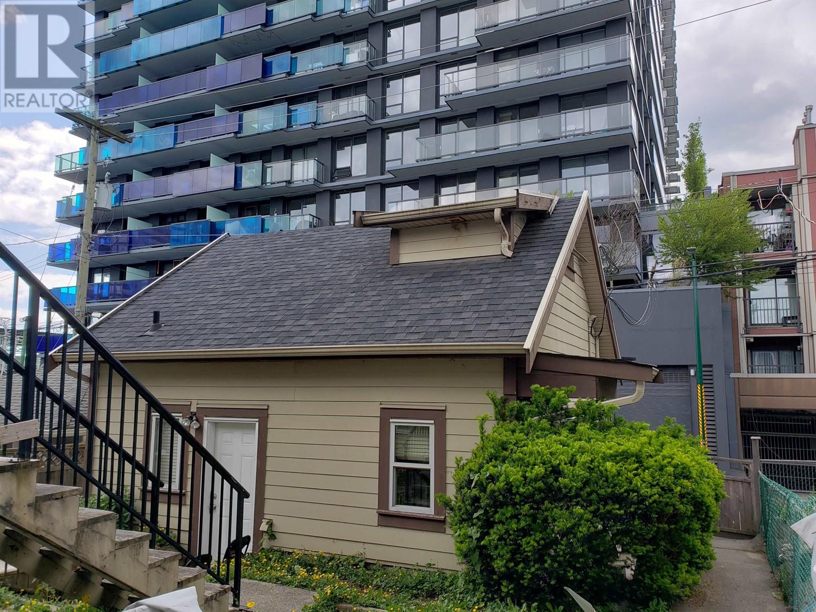 5045 Payne Street, Vancouver, British Columbia  V5R 4J5 - Photo 3 - R3007110