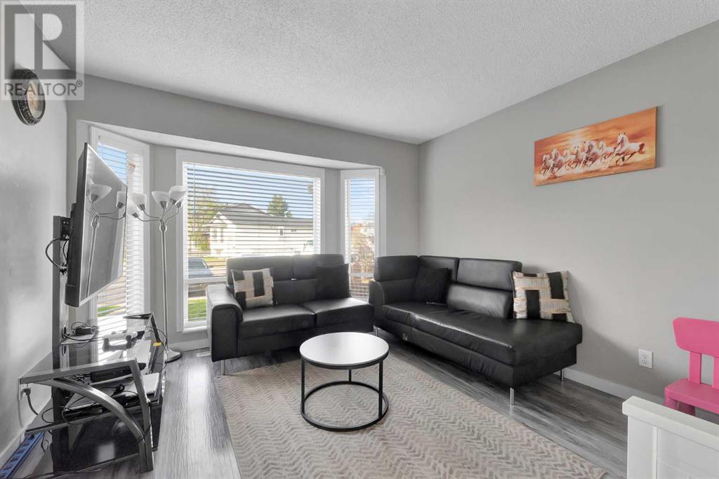 96 Martinbrook Road Ne, Calgary, Alberta  T3J 3E1 - Photo 4 - A2218641
