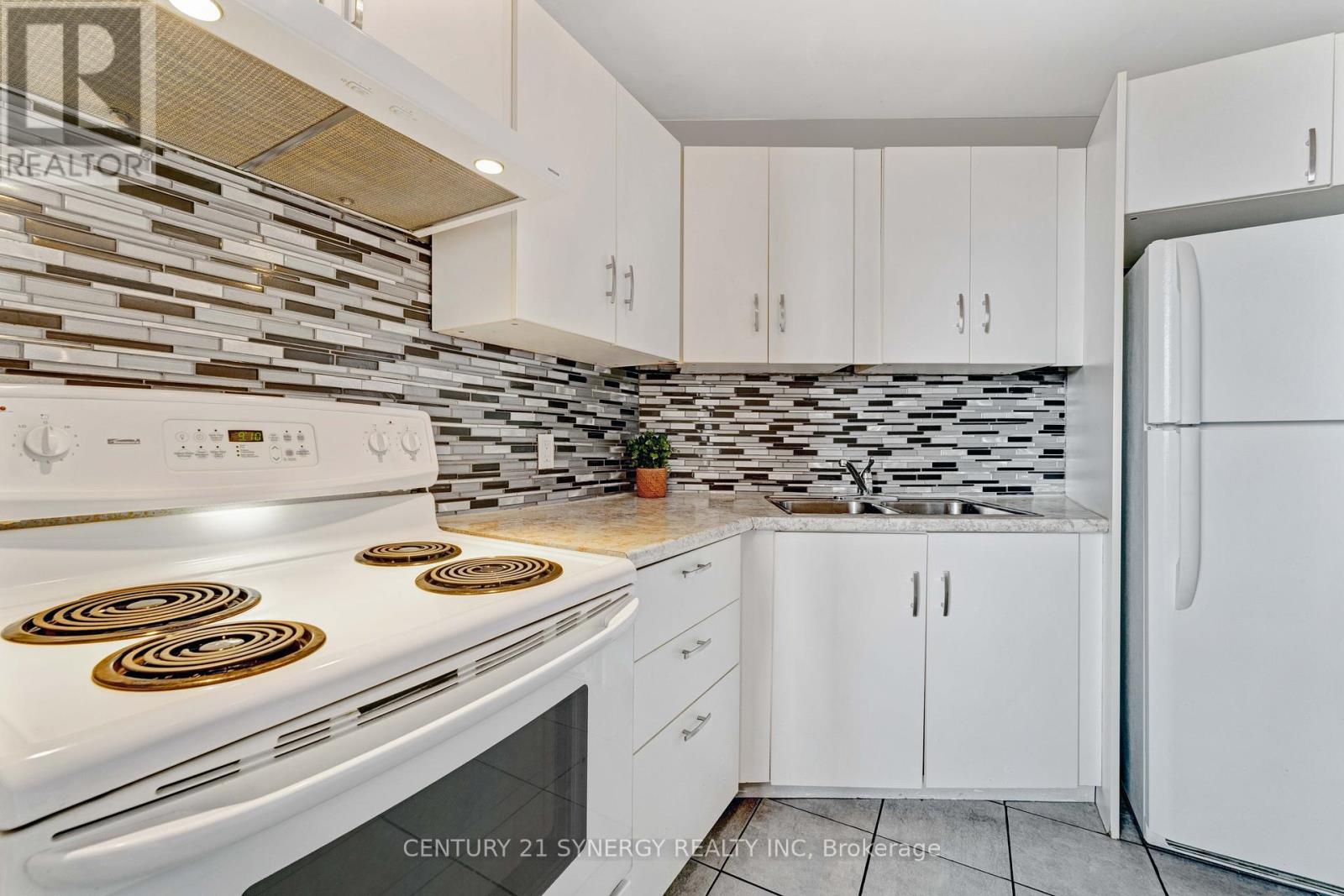 718 - 2000 Jasmine Crescent, Ottawa, Ontario  K1J 8K4 - Photo 11 - X12174660