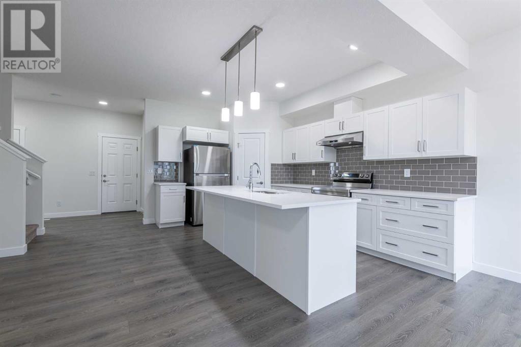 Property at 37 Walcrest Lane SE image 2