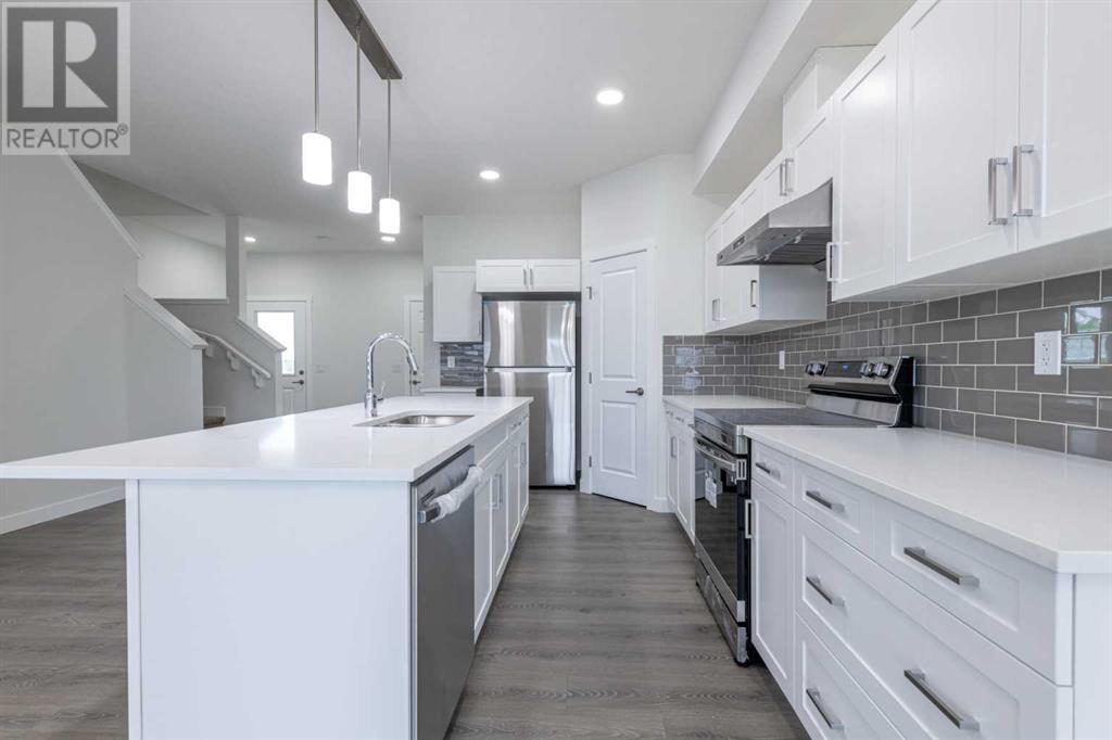 Property at 37 Walcrest Lane SE image 3