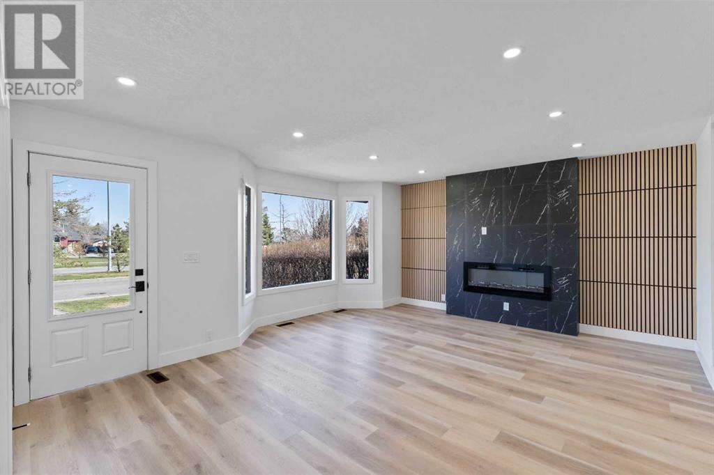 423 Pinewind Road Ne, Calgary, Alberta  T1Y 2M8 - Photo 7 - A2215122