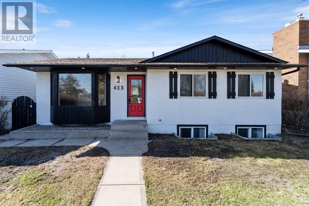 423 Pinewind Road Ne, Calgary, Alberta  T1Y 2M8 - Photo 1 - A2215122