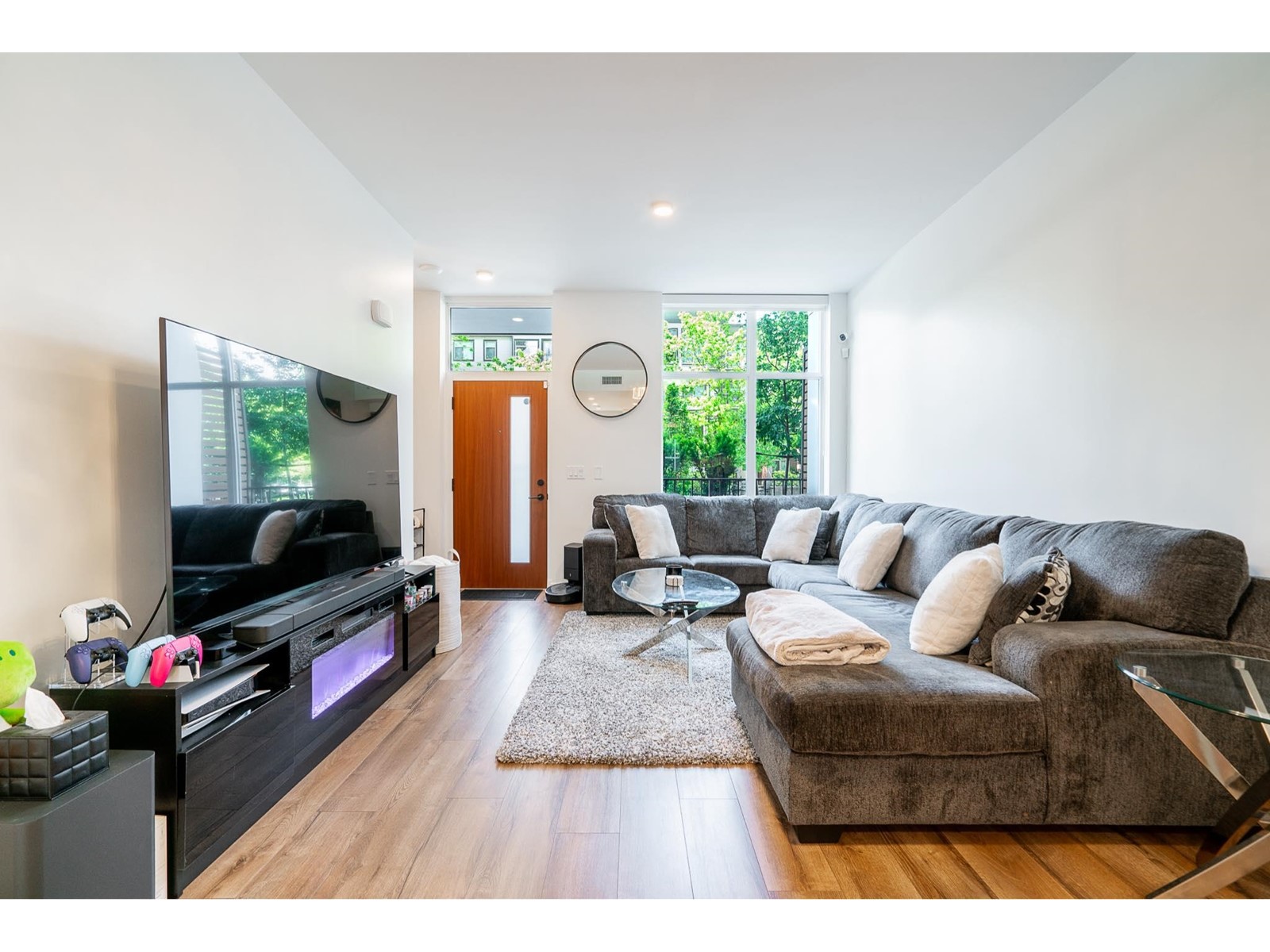 TH14 10468 UNIVERSITY DRIVE, surrey, British Columbia