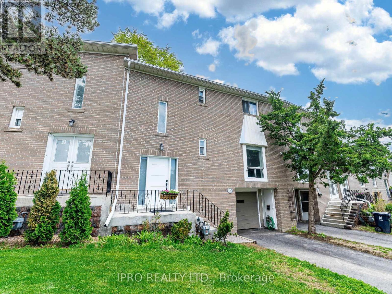 210 - 55 Rameau Drive, Toronto (Hillcrest Village), Ontario  M2H 1T6 - Photo 5 - C12174645