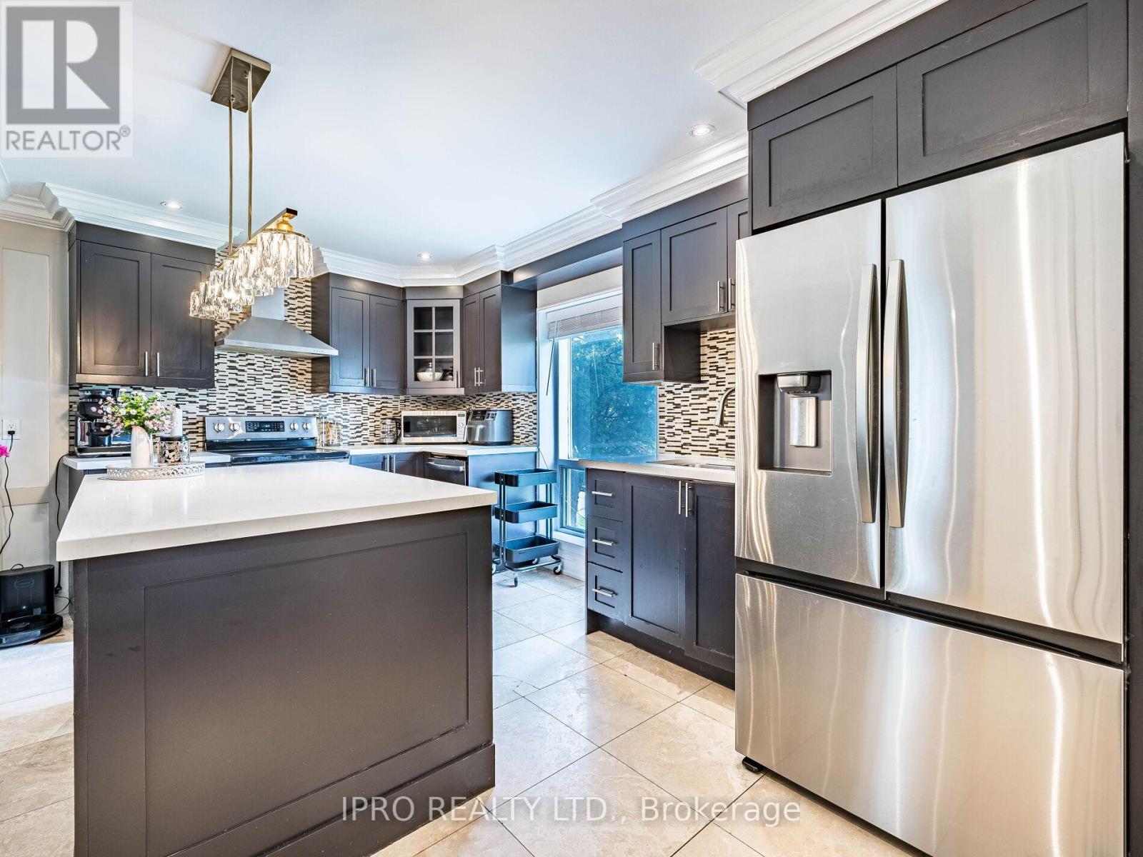 210 - 55 Rameau Drive, Toronto (Hillcrest Village), Ontario  M2H 1T6 - Photo 8 - C12174645