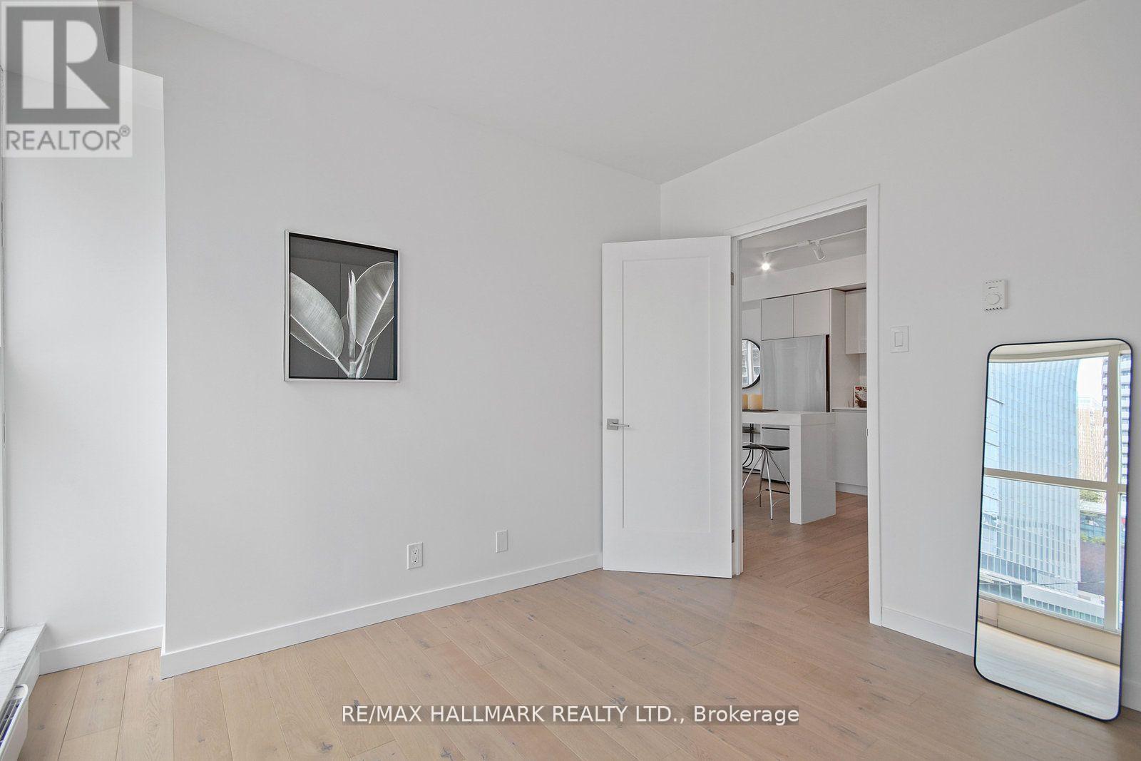 502 - 77 Harbour Square, Toronto, Ontario  M5J 2S2 - Photo 15 - C12174651