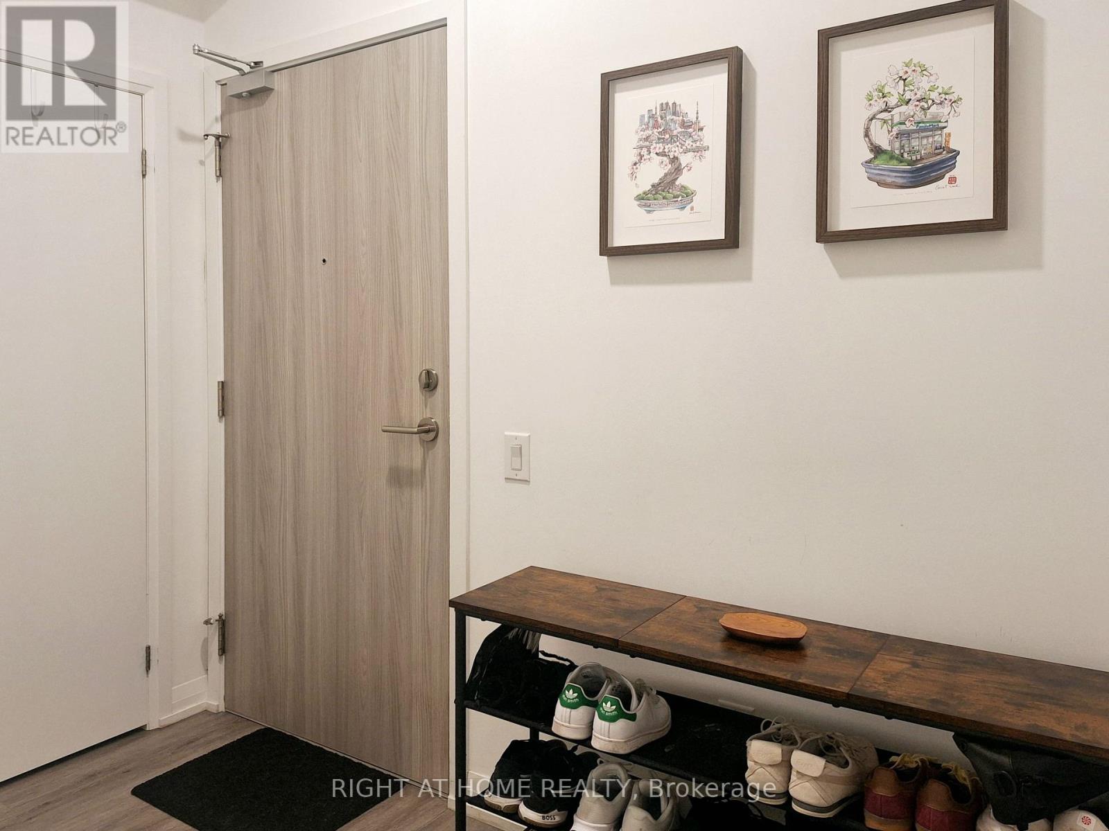 1107 - 75 Canterbury Place, Toronto, Ontario  M2N 0L2 - Photo 15 - C12174663