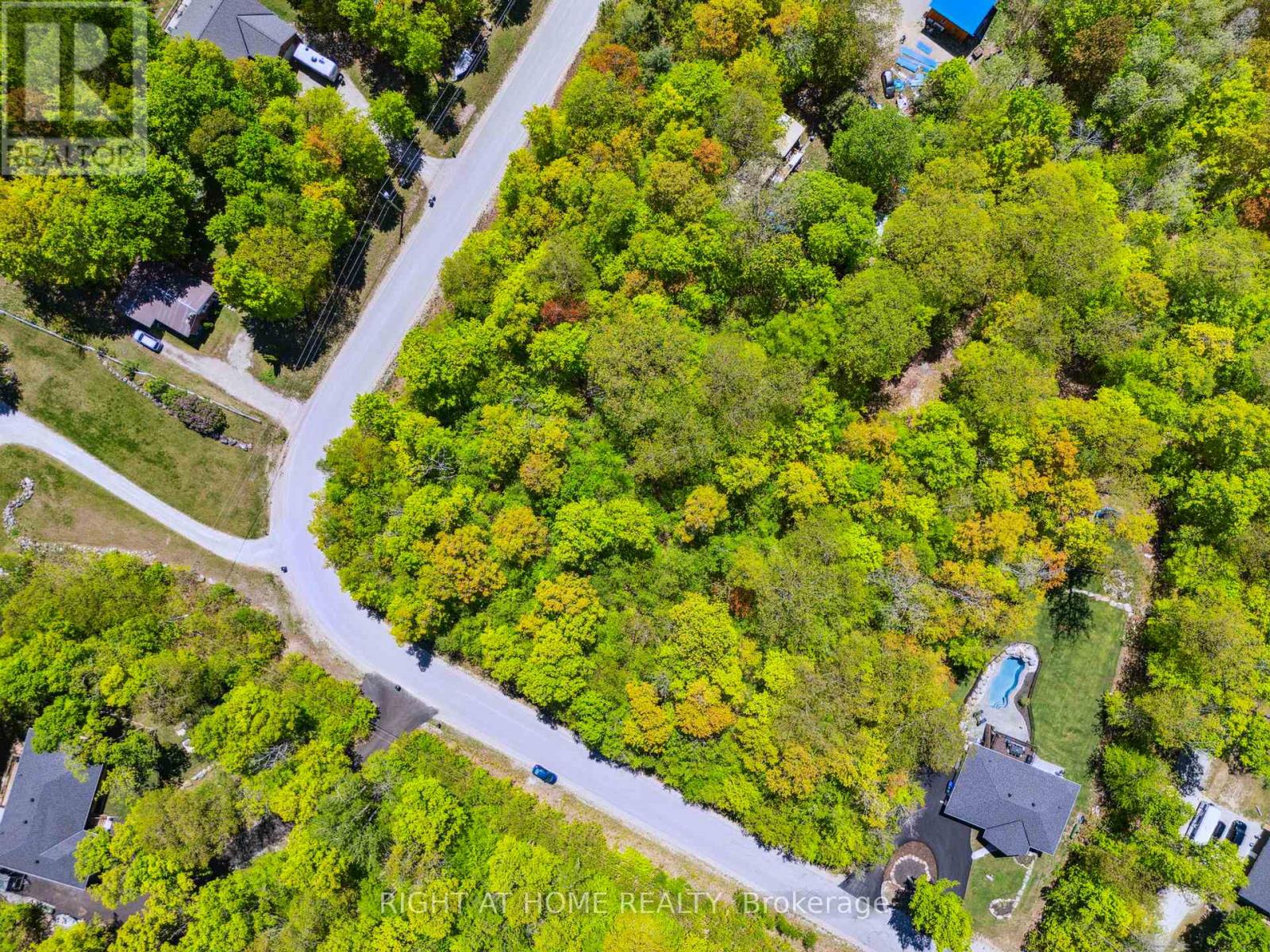 26 Meadows Avenue, Tay, Ontario  L0K 2C0 - Photo 2 - S11962390