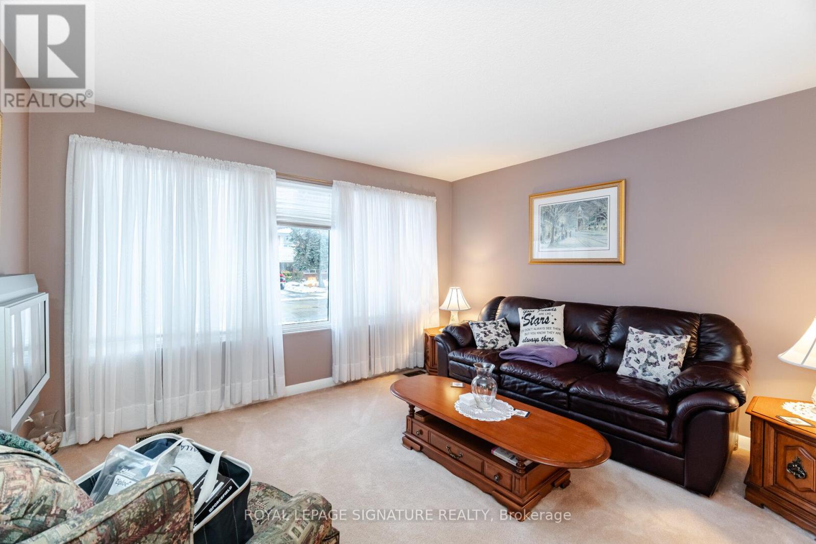 5 Sterne Avenue, Brampton, Ontario  L6W 2Y3 - Photo 3 - W12174401