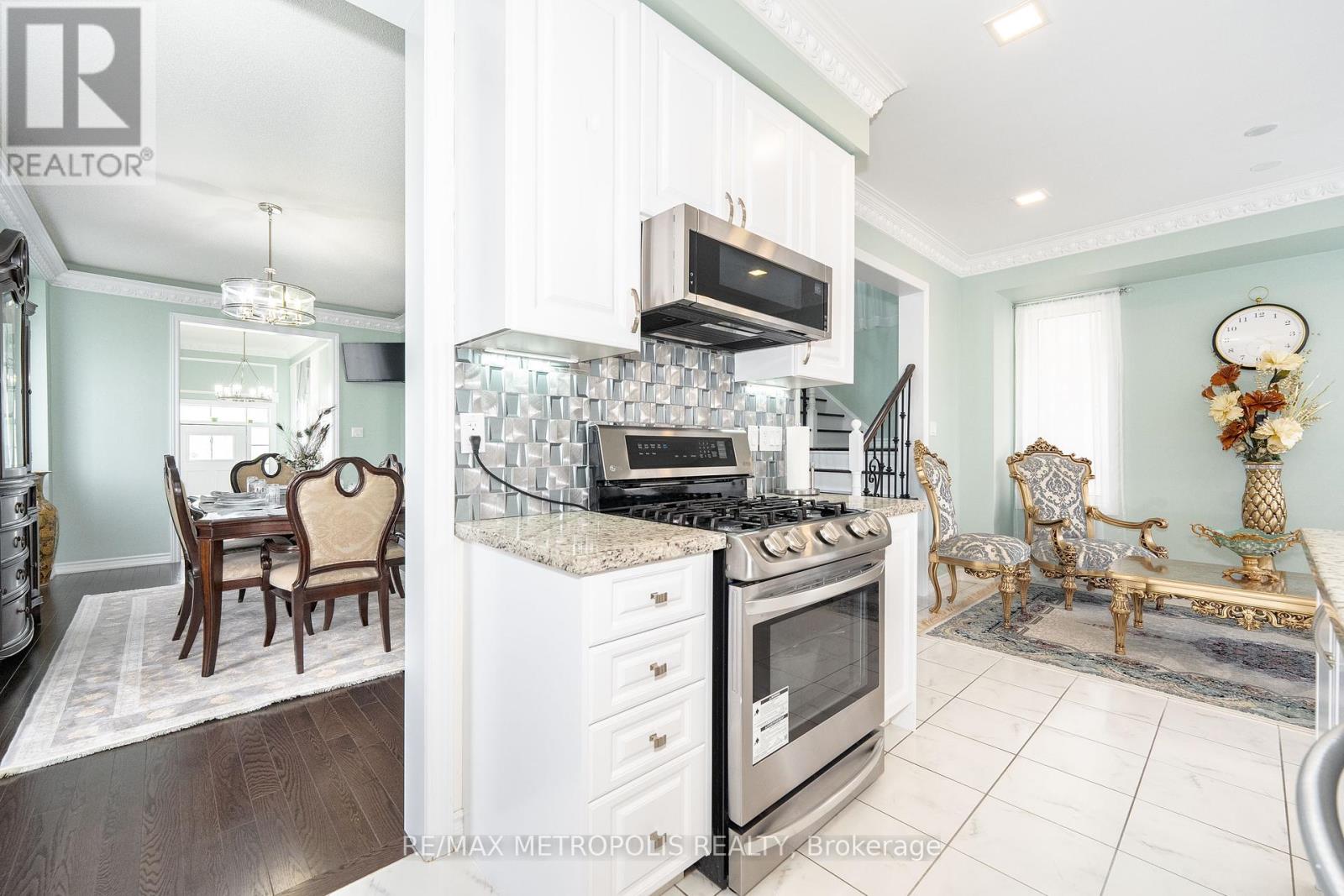 64 Kiteley Crescent, East Gwillimbury, Ontario  L9N 0L6 - Photo 20 - N12174640