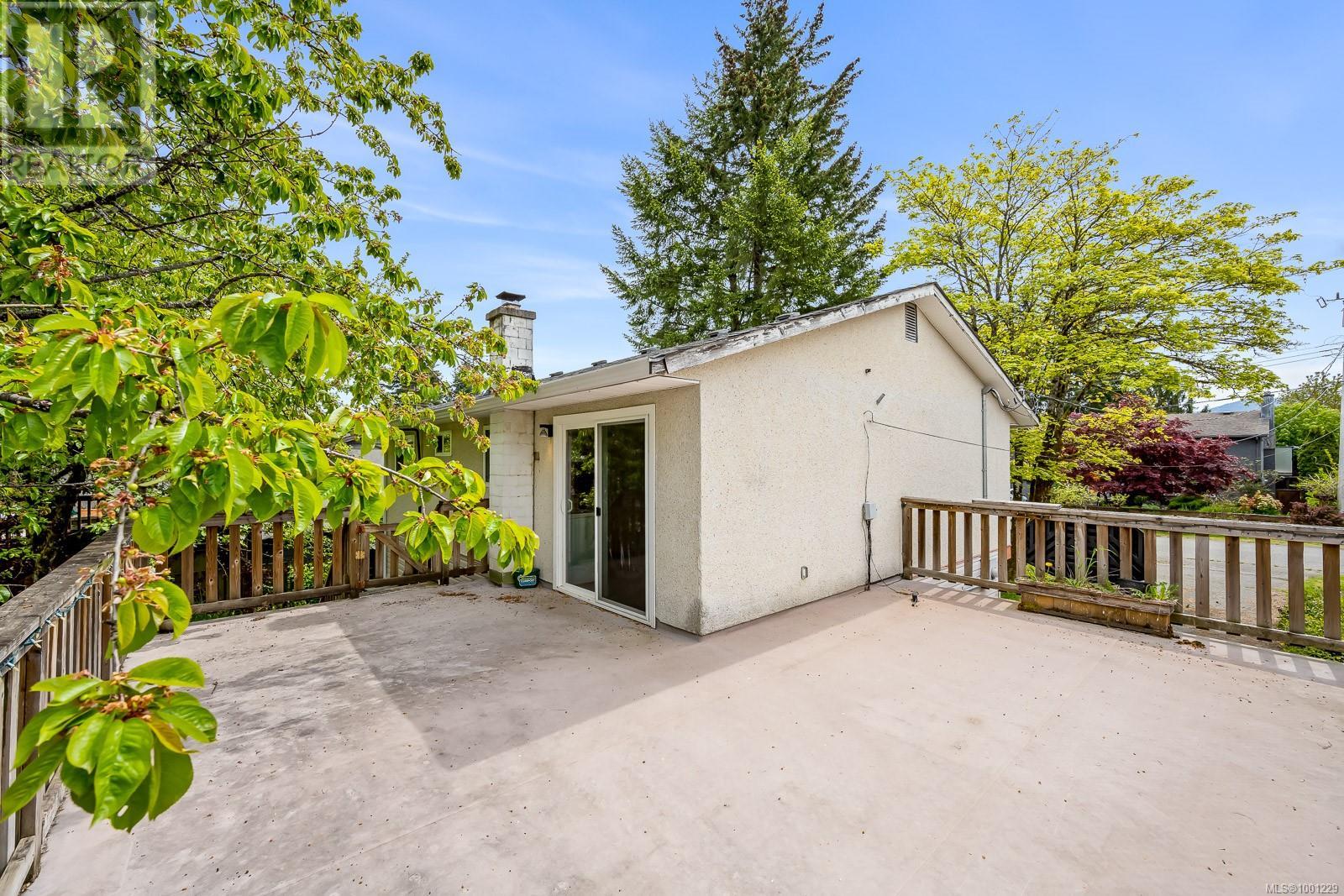 2602 Windermere Ave, Cumberland, British Columbia  V0R 1S0 - Photo 2 - 1001229