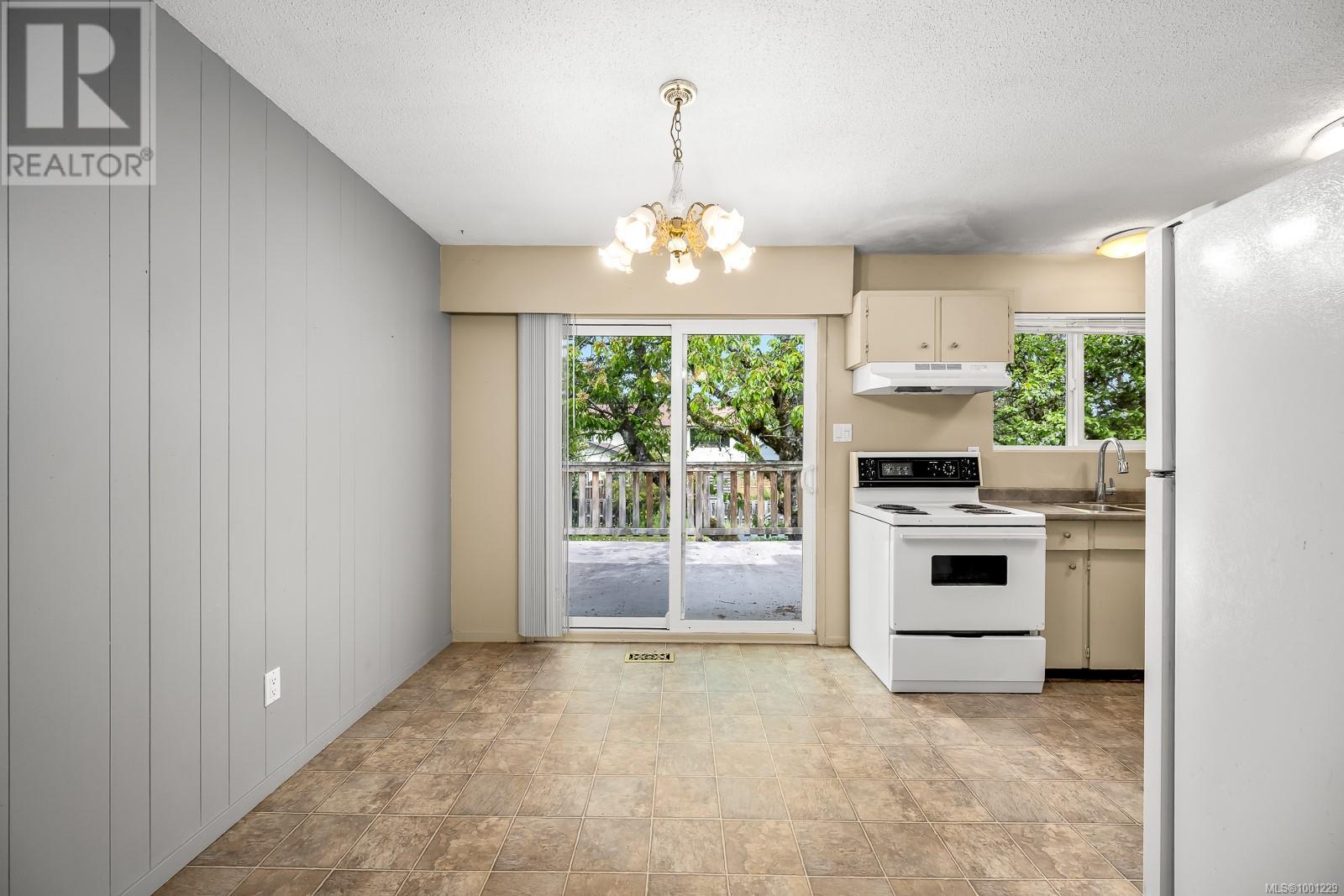 2602 Windermere Ave, Cumberland, British Columbia  V0R 1S0 - Photo 5 - 1001229