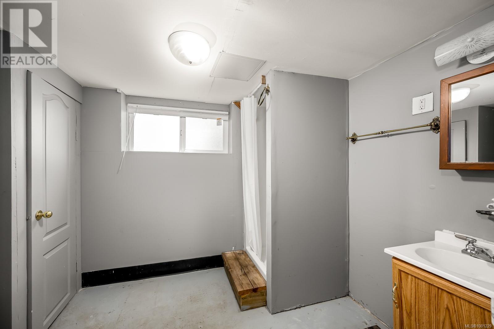 2602 Windermere Ave, Cumberland, British Columbia  V0R 1S0 - Photo 9 - 1001229