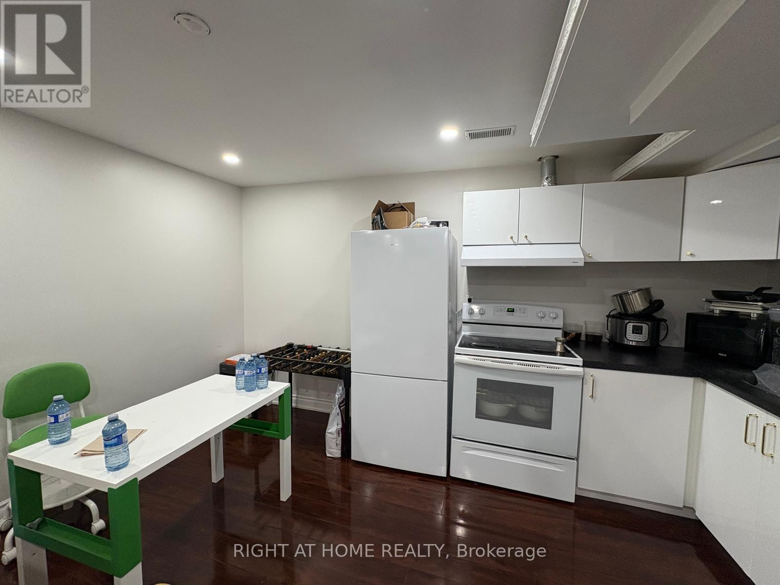 Basement - 3050 Doyle Street, Mississauga, Ontario  L5M 0M9 - Photo 8 - W12174632