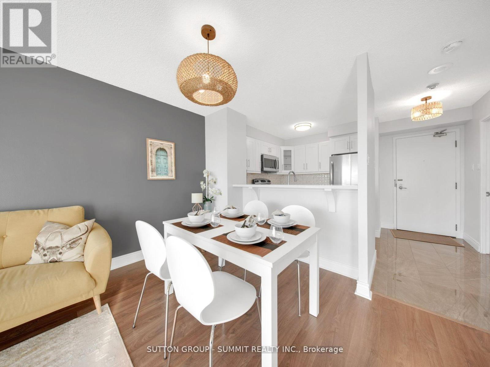 1208 - 2155 Burnhamthorpe Road W, Mississauga (Erin Mills), Ontario  L5L 5P4 - Photo 8 - W12174641