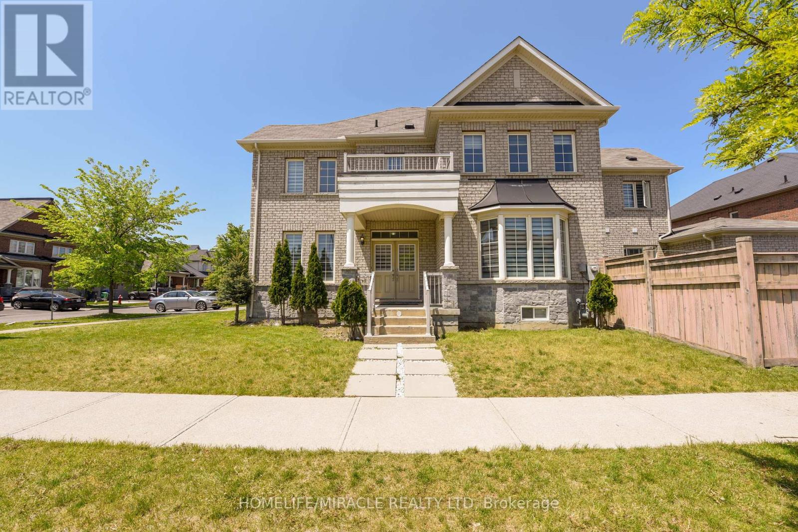 2 LORENZO CIRCLE, brampton (sandringham-wellington), Ontario