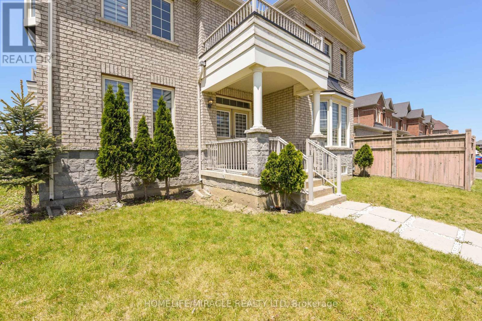 2 Lorenzo Circle, Brampton (Sandringham-Wellington), Ontario  L6R 0Z9 - Photo 6 - W12174649