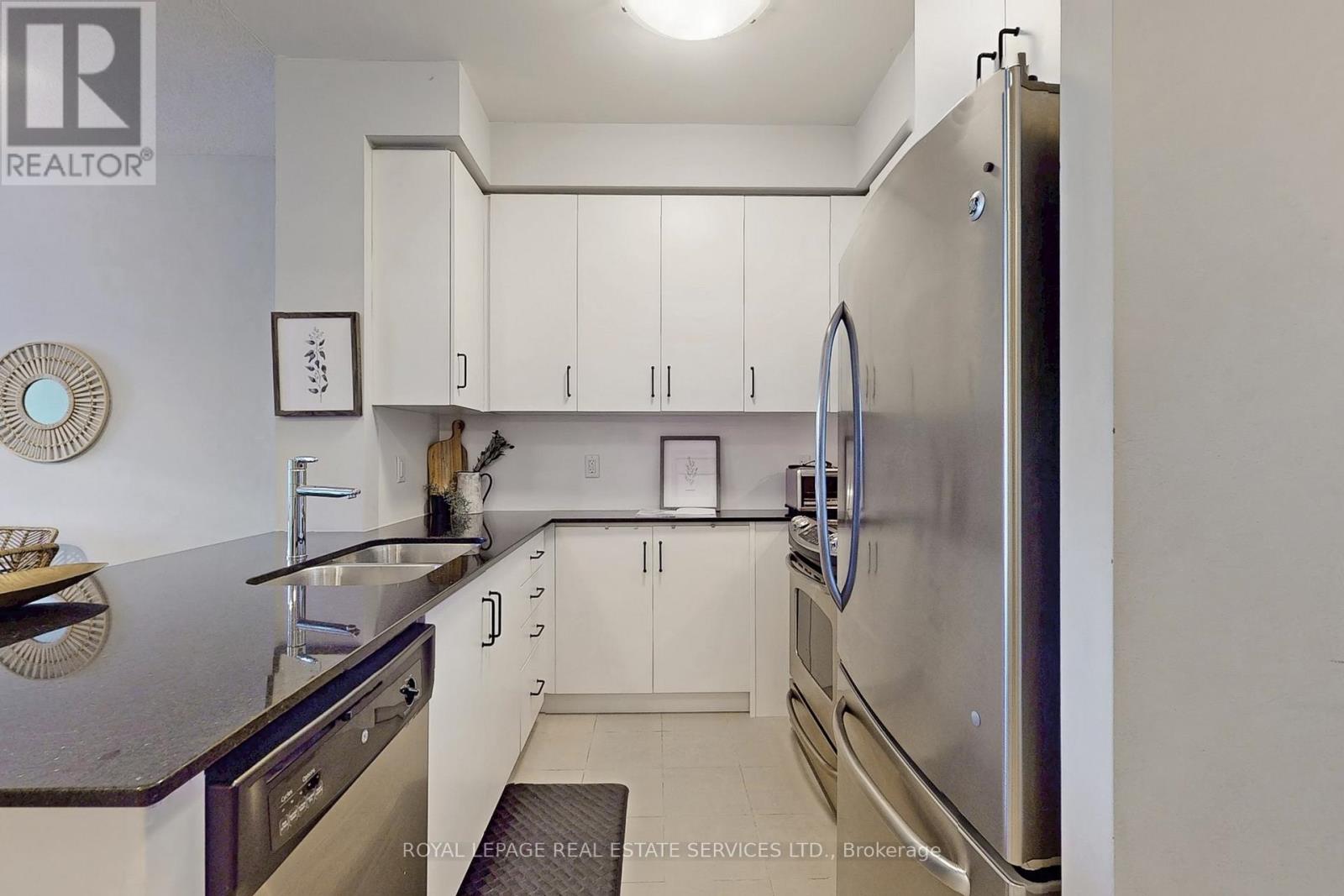 311 - 205 Sherway Gardens Road E, Toronto, Ontario  M9C 0A5 - Photo 4 - W12174650