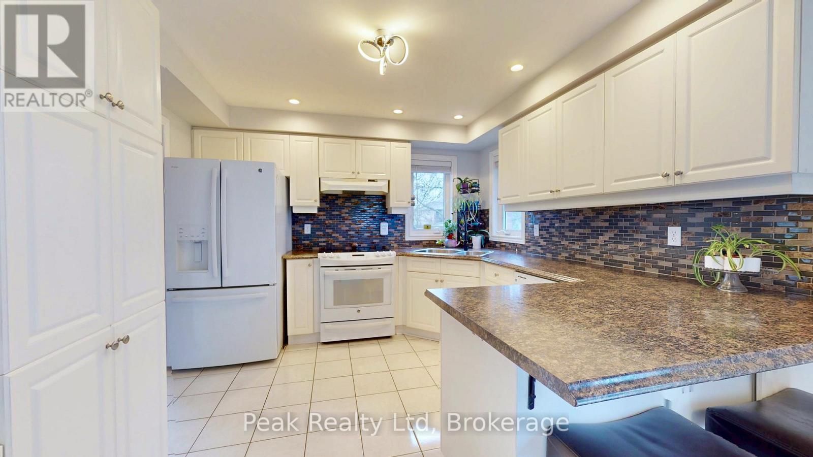 7 Hunt Street, North Dumfries, Ontario  N0B 1E0 - Photo 7 - X12094682