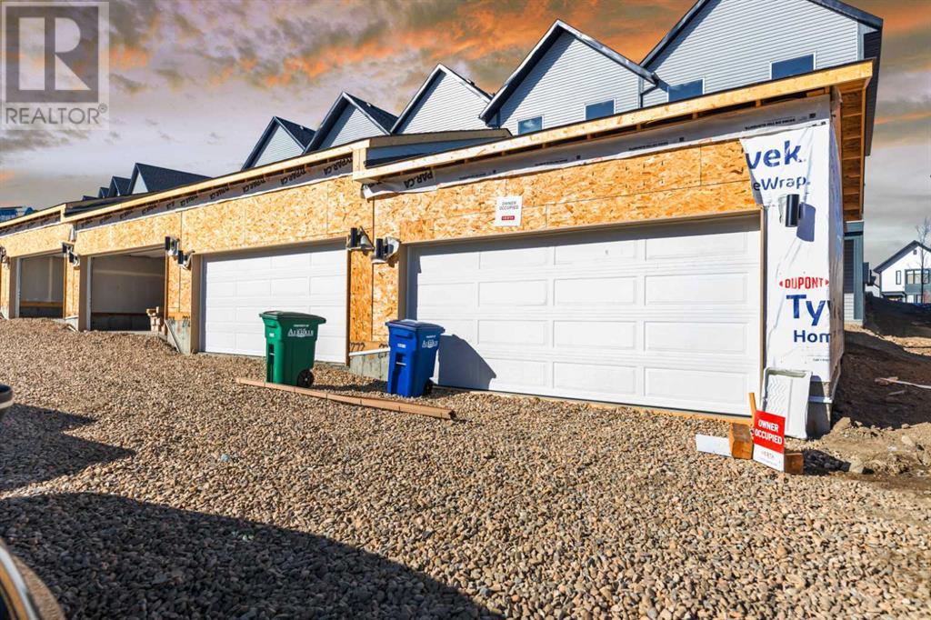 264 South Point Greenway Sw, Airdrie, Alberta  T4B 5H7 - Photo 5 - A2221829