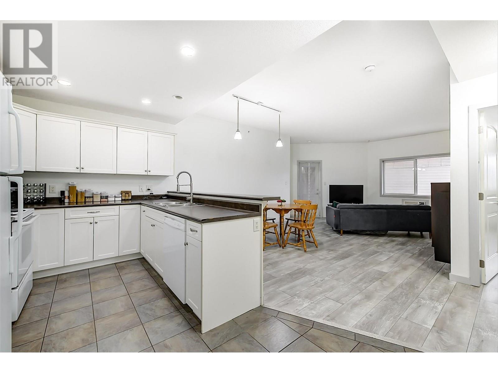 345 Mills Road Unit# 305, Kelowna, British Columbia