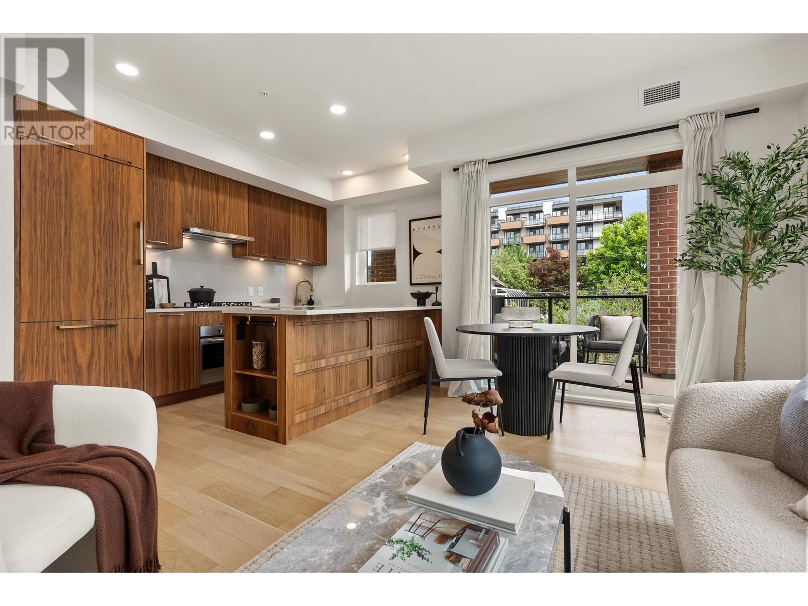 213 2550 GARDEN DRIVE, Vancouver, British Columbia
