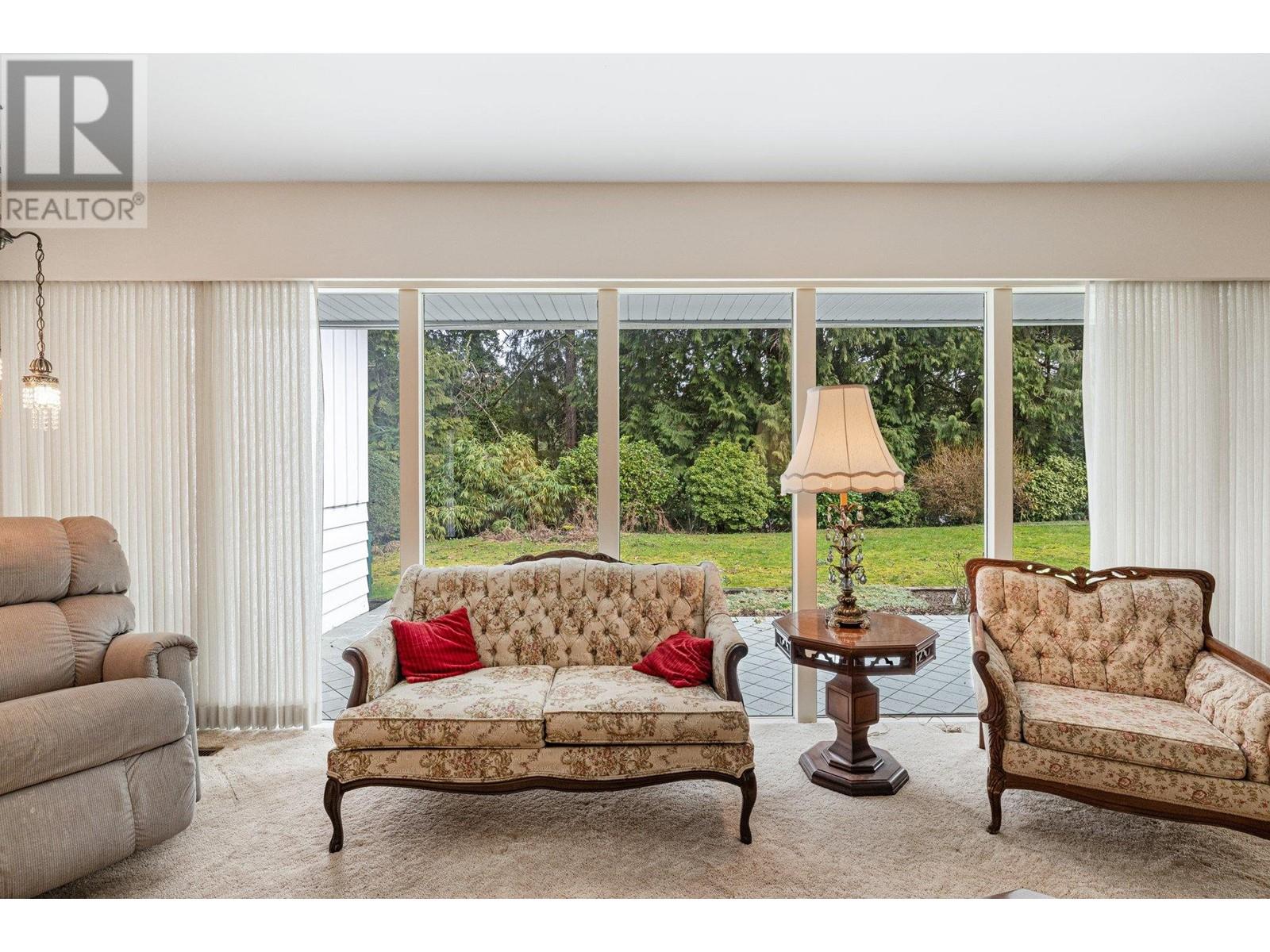 350 St James Crescent, West Vancouver, British Columbia  V7S 1J8 - Photo 10 - R3007400