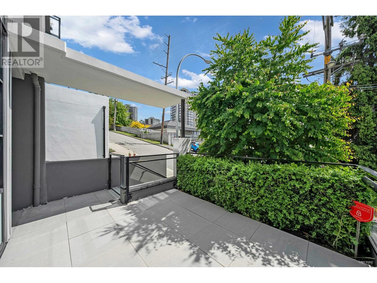 1017 Quebec Street, New Westminster, British Columbia  V3M 0M3 - Photo 3 - R3007410