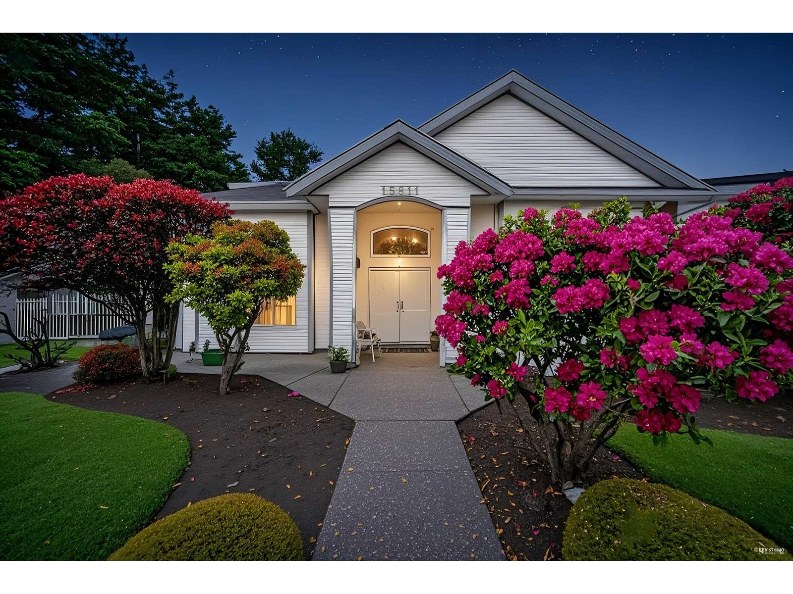 15811 96 AVENUE, surrey, British Columbia