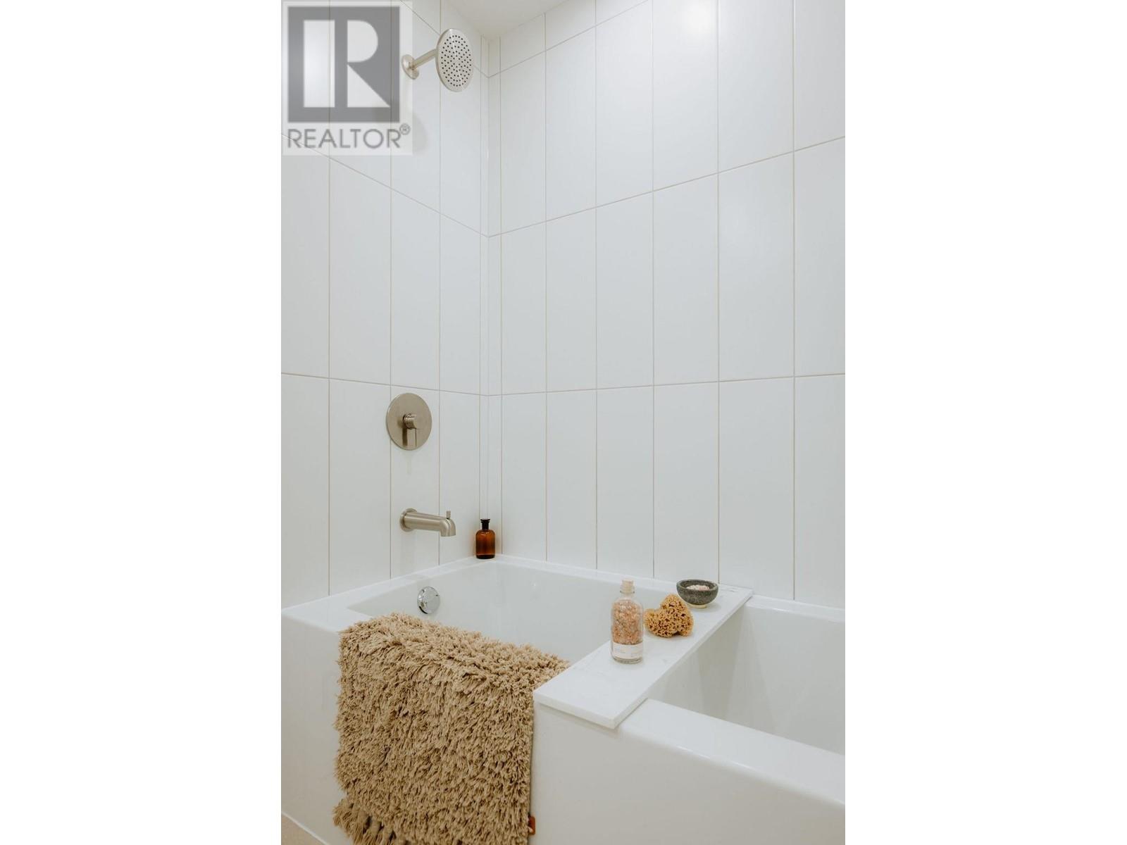 Property at 409 3594 MALSUM DRIVE image 5
