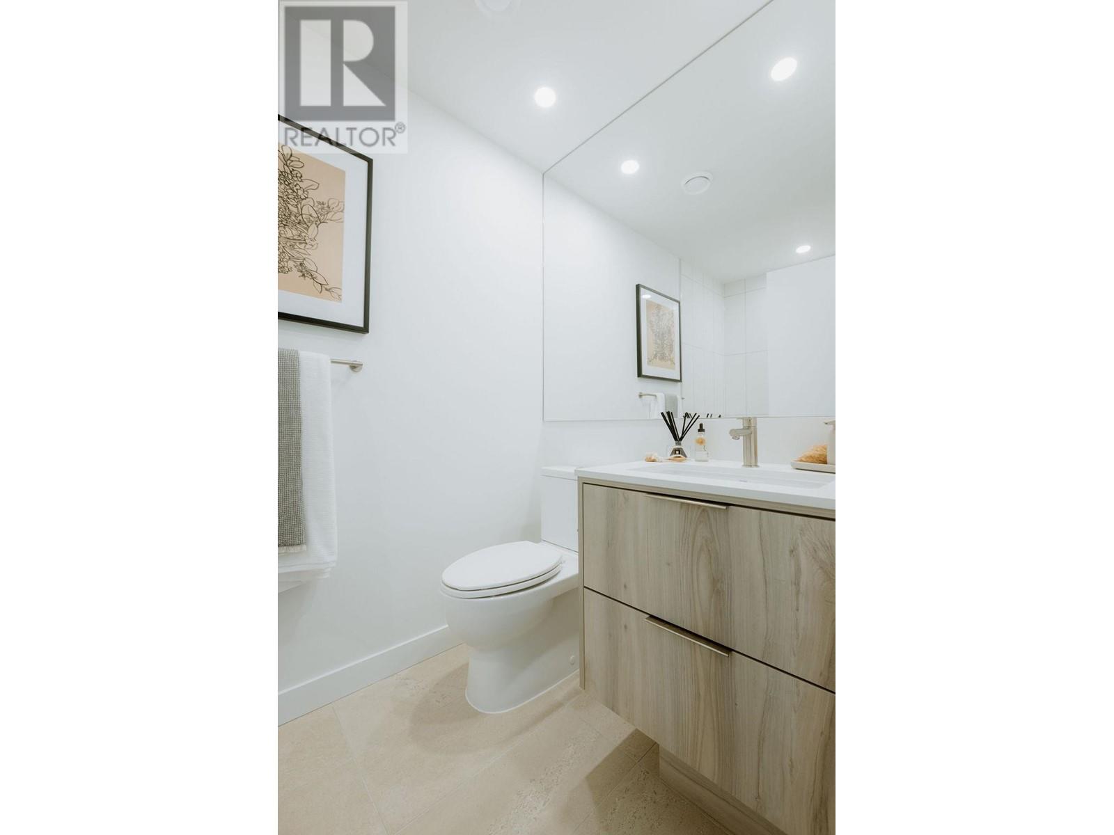 202 3594 Malsum Drive, North Vancouver, British Columbia  V0V 0V0 - Photo 10 - R3006340