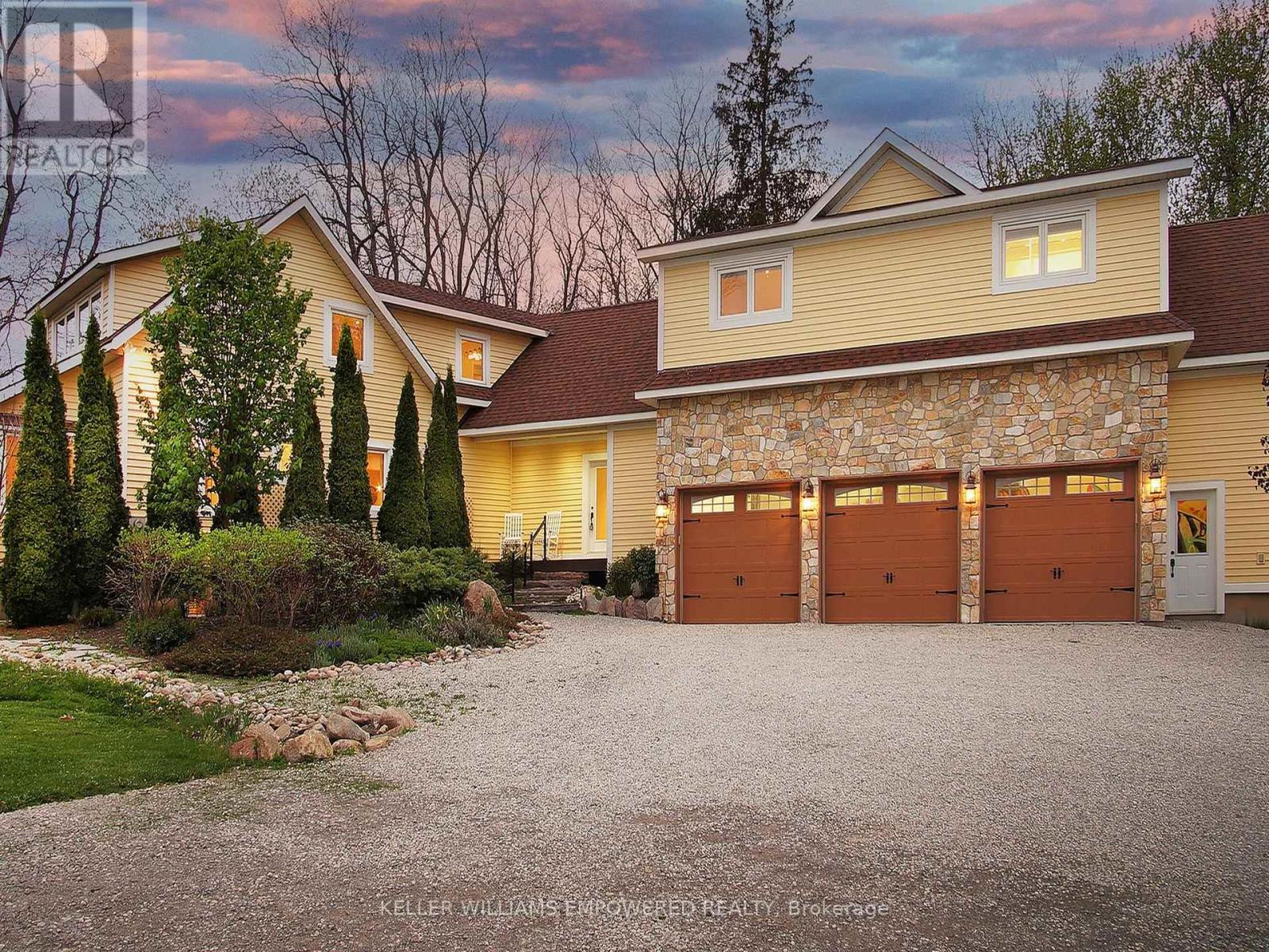 8 Macleod Estate Court, Richmond Hill (Jefferson), Ontario  L4E 0B1 - Photo 3 - N12174682