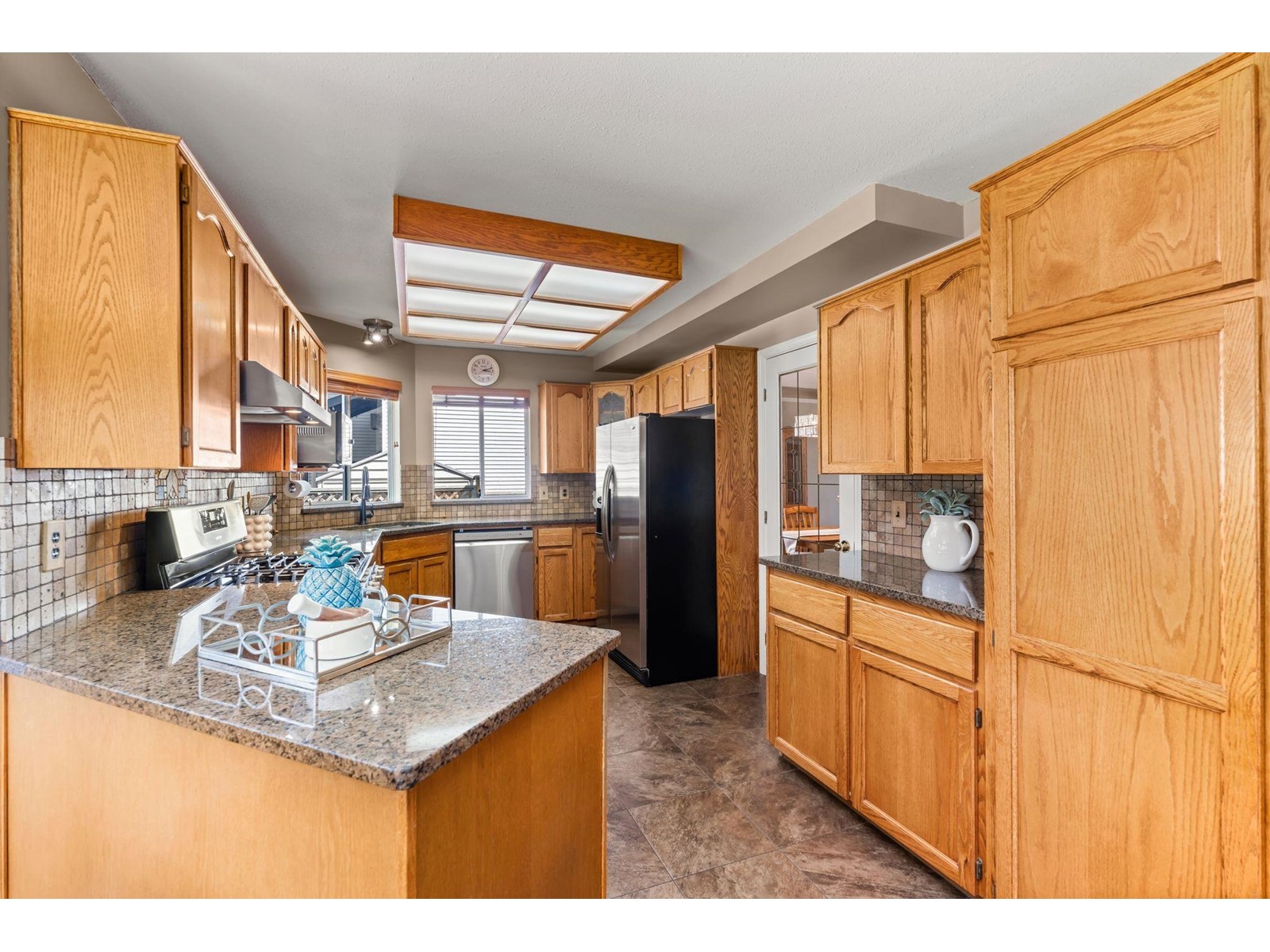 18687 56a Avenue, Surrey, British Columbia  V3S 7Y2 - Photo 4 - R3006981