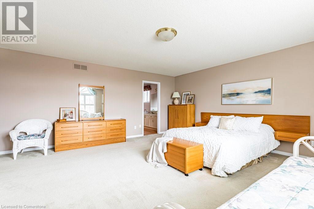 2 Katie Court, Hamilton, Ontario  L9B 2K9 - Photo 10 - 40732805