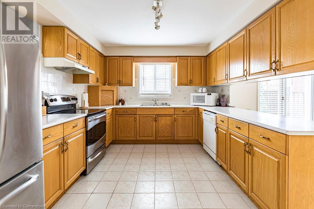 2 Katie Court, Hamilton, Ontario  L9B 2K9 - Photo 19 - 40732805