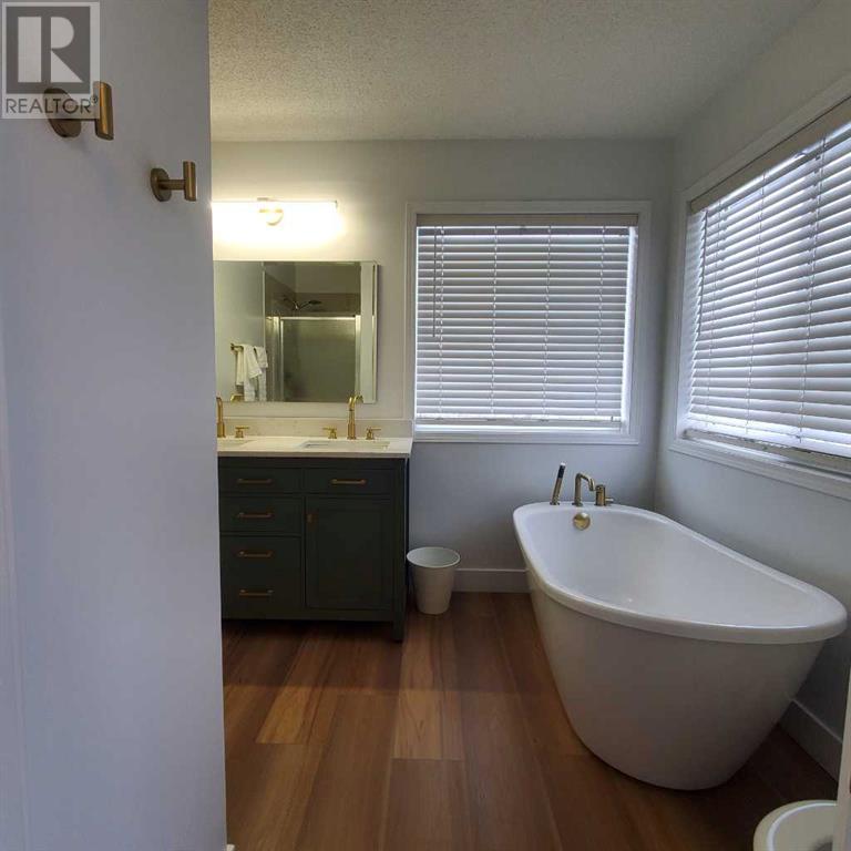 17 Thornleigh Way Se, Airdrie, Alberta  T4A 2E2 - Photo 14 - A2223221