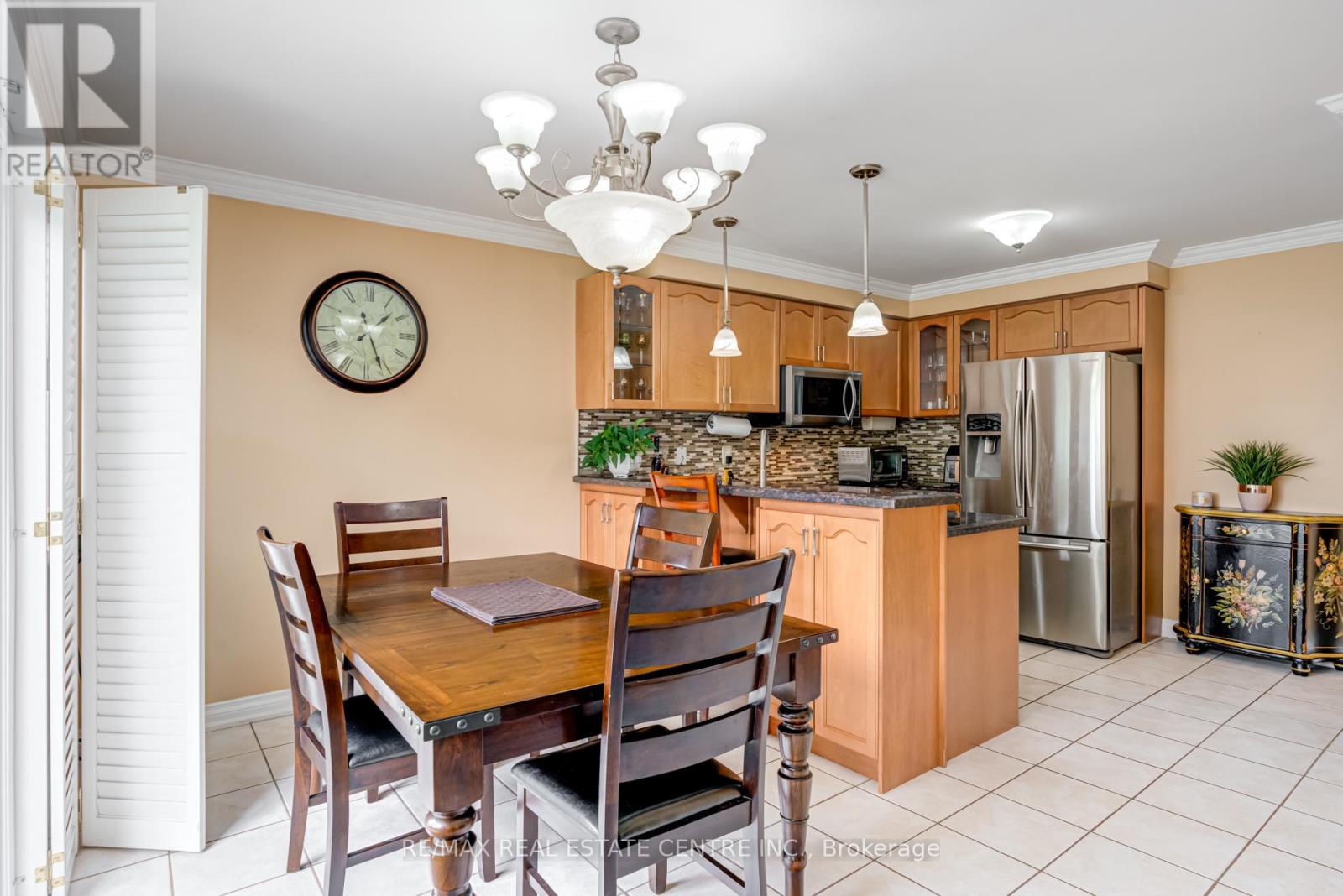 22 Woodvalley Drive, Brampton (Fletcher's Meadow), Ontario  L7A 1Z4 - Photo 12 - W12174732
