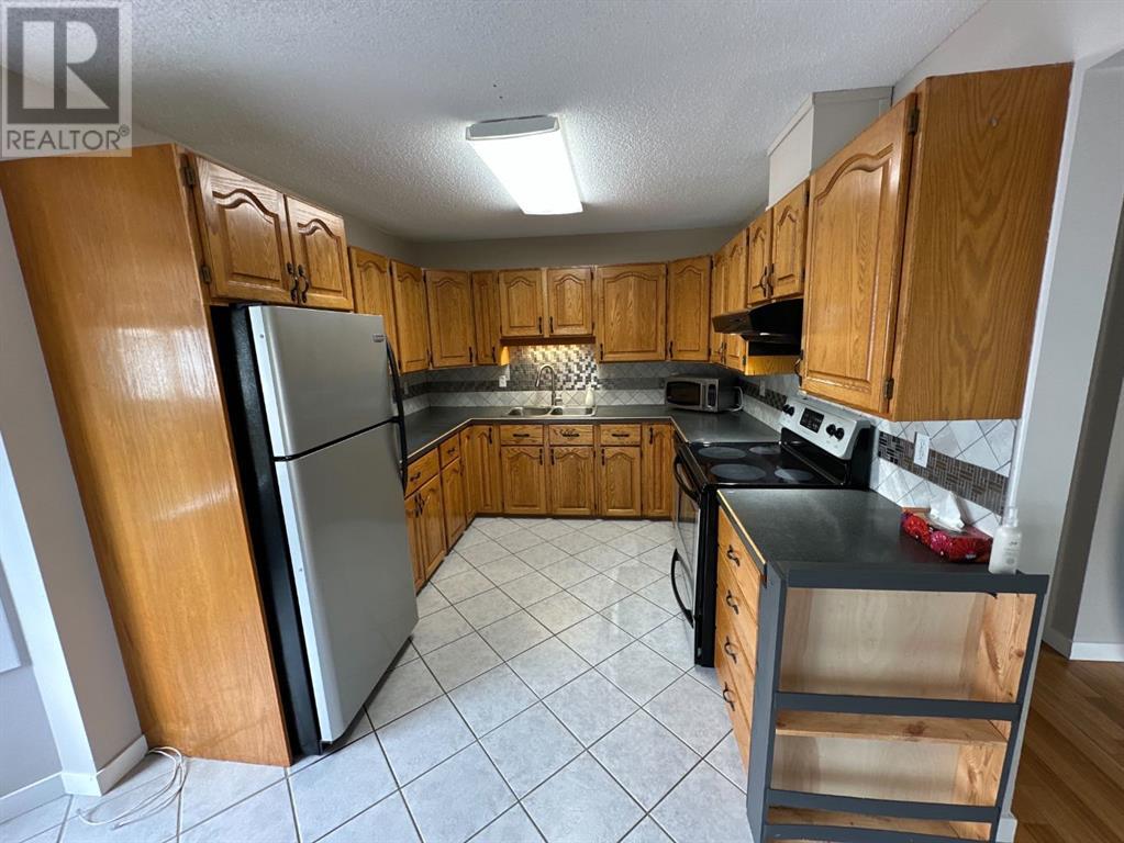Property at 9614 84 Avenue image 3