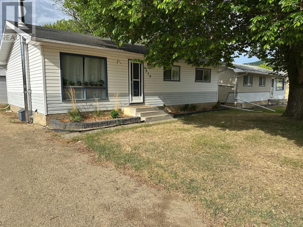 Property at 9614 84 Avenue image 2