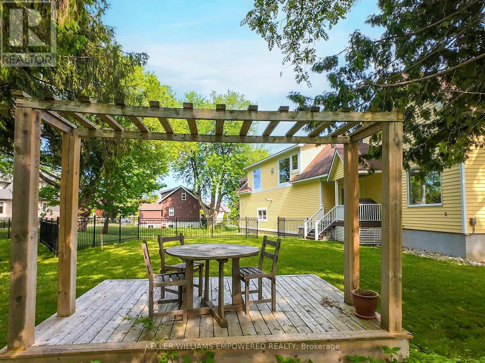 8 Macleod Estate Court, Richmond Hill (Jefferson), Ontario  L4E 0B1 - Photo 8 - N12174682