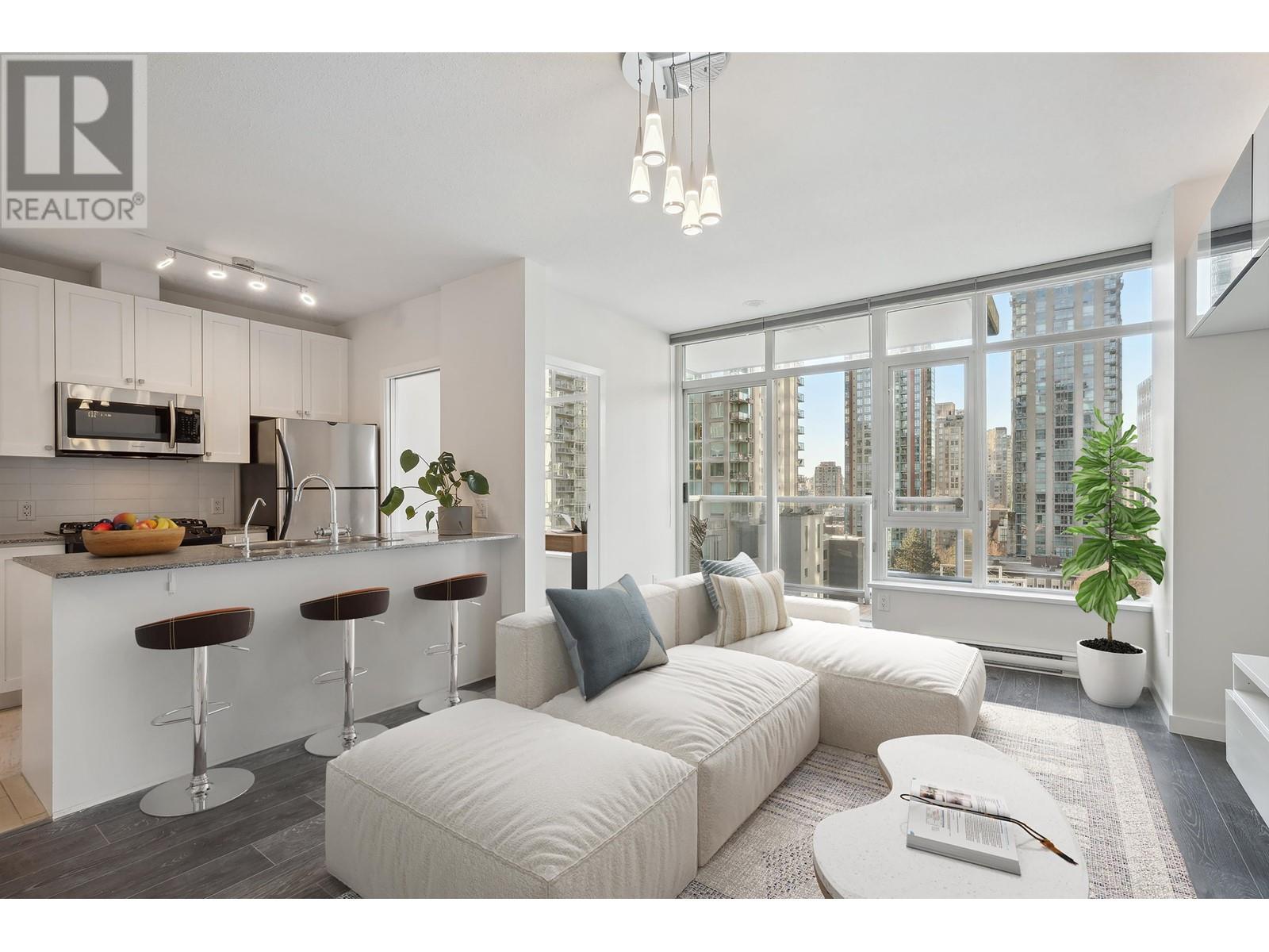 707 480 ROBSON STREET, Vancouver, British Columbia