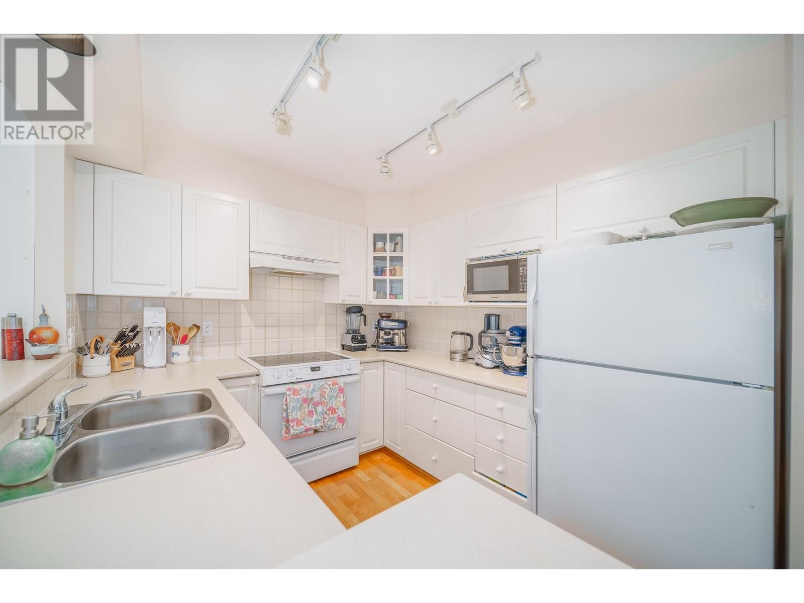 307 5775 Hampton Place, Vancouver, British Columbia  V6T 2G6 - Photo 9 - R3007475